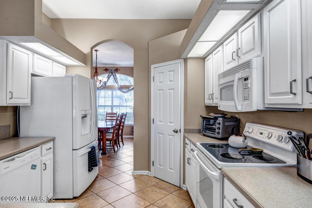 525 WILLOW OAK Lane, St. Johns