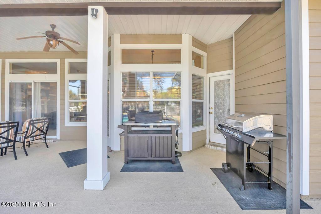 525 WILLOW OAK Lane, St. Johns