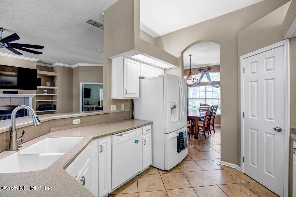525 WILLOW OAK Lane, St. Johns