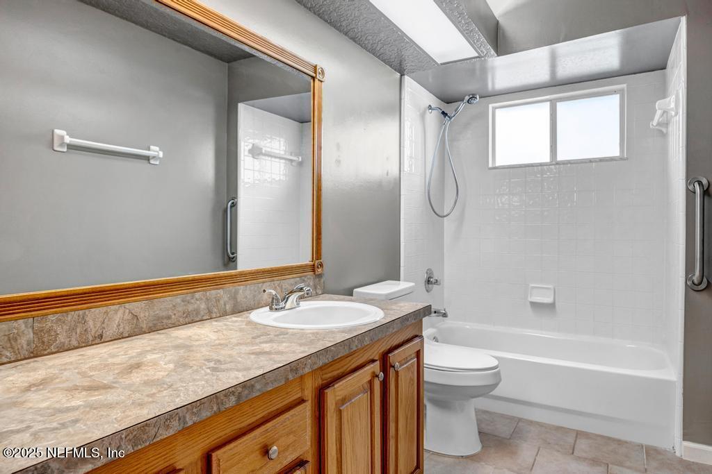 525 WILLOW OAK Lane, St. Johns