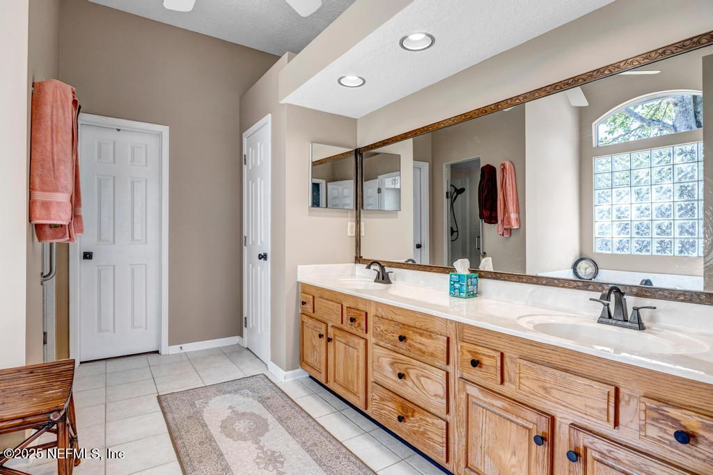 525 WILLOW OAK Lane, St. Johns