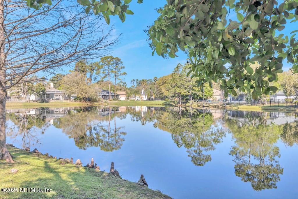 525 WILLOW OAK Lane, St. Johns