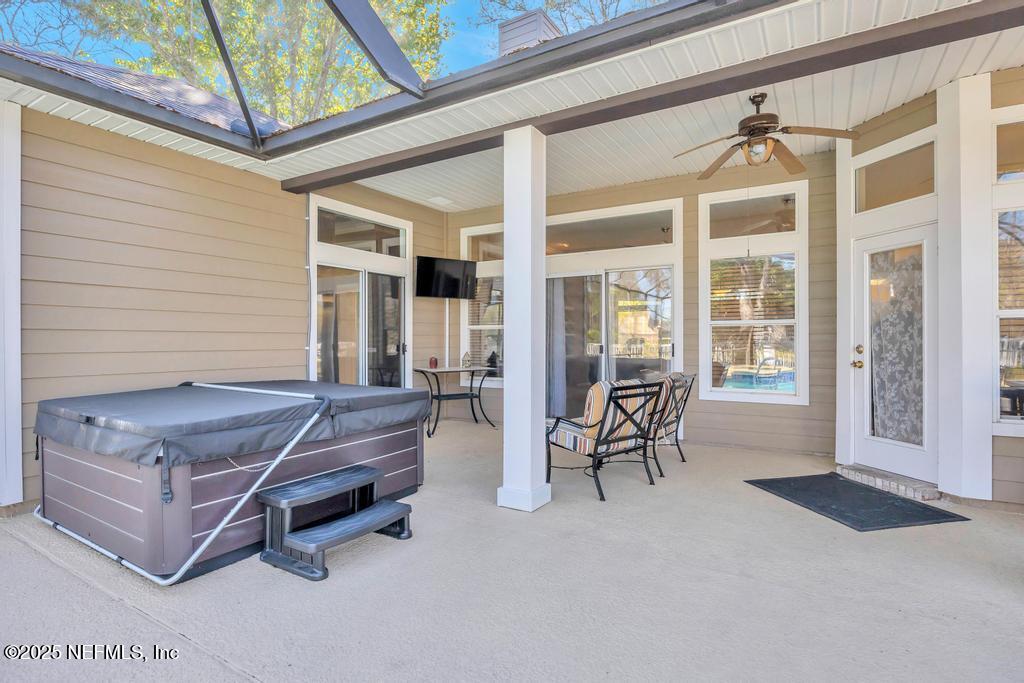 525 WILLOW OAK Lane, St. Johns