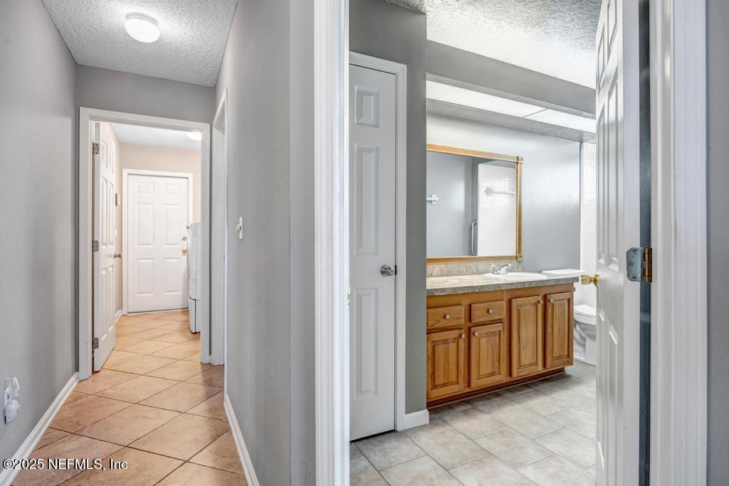 525 WILLOW OAK Lane, St. Johns