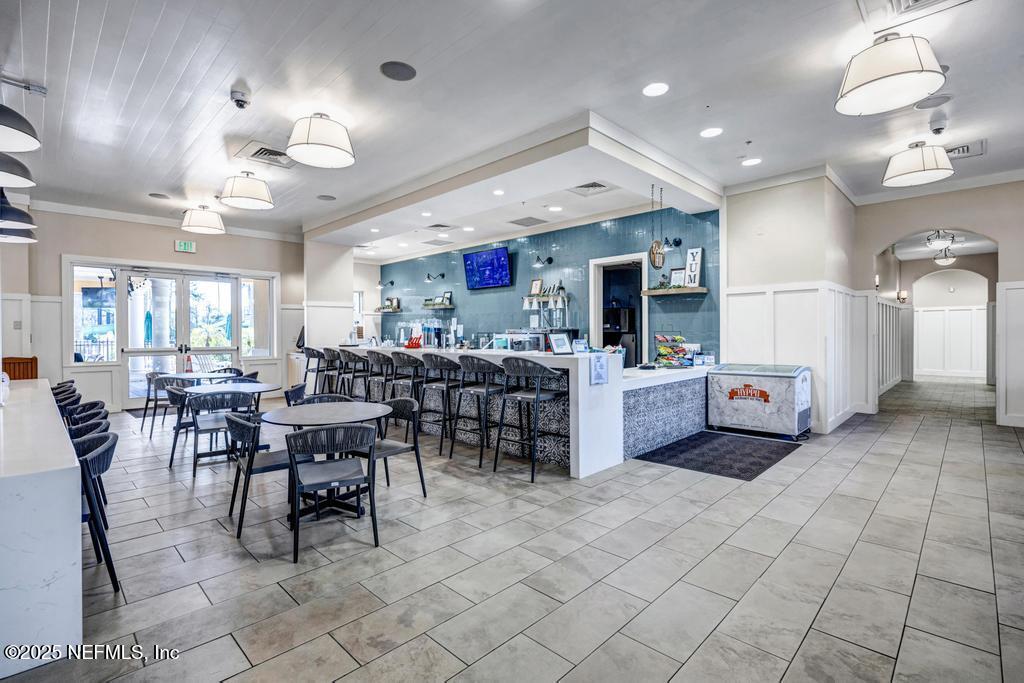 525 WILLOW OAK Lane, St. Johns