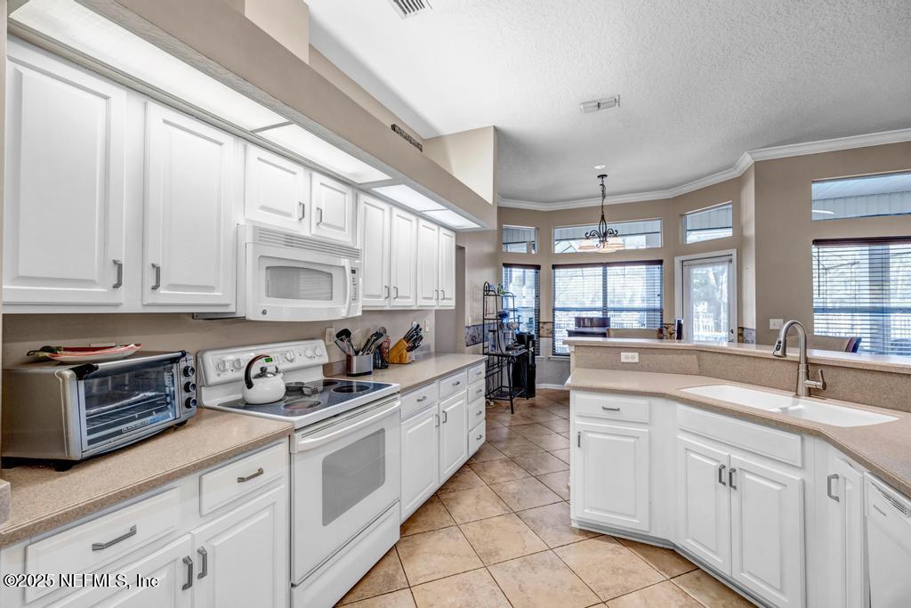 525 WILLOW OAK Lane, St. Johns