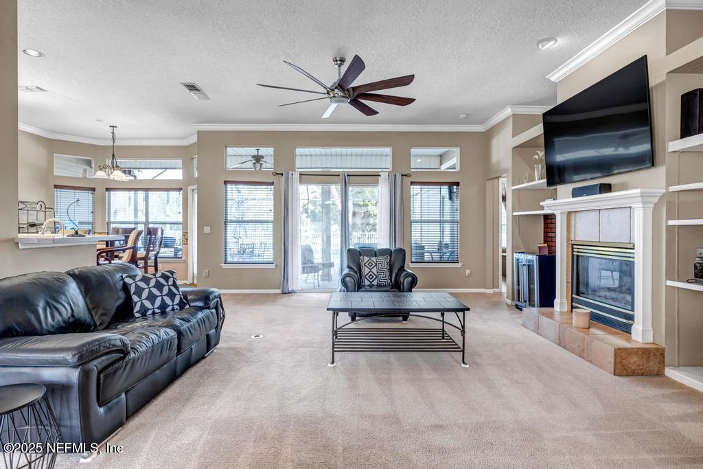 525 WILLOW OAK Lane, St. Johns