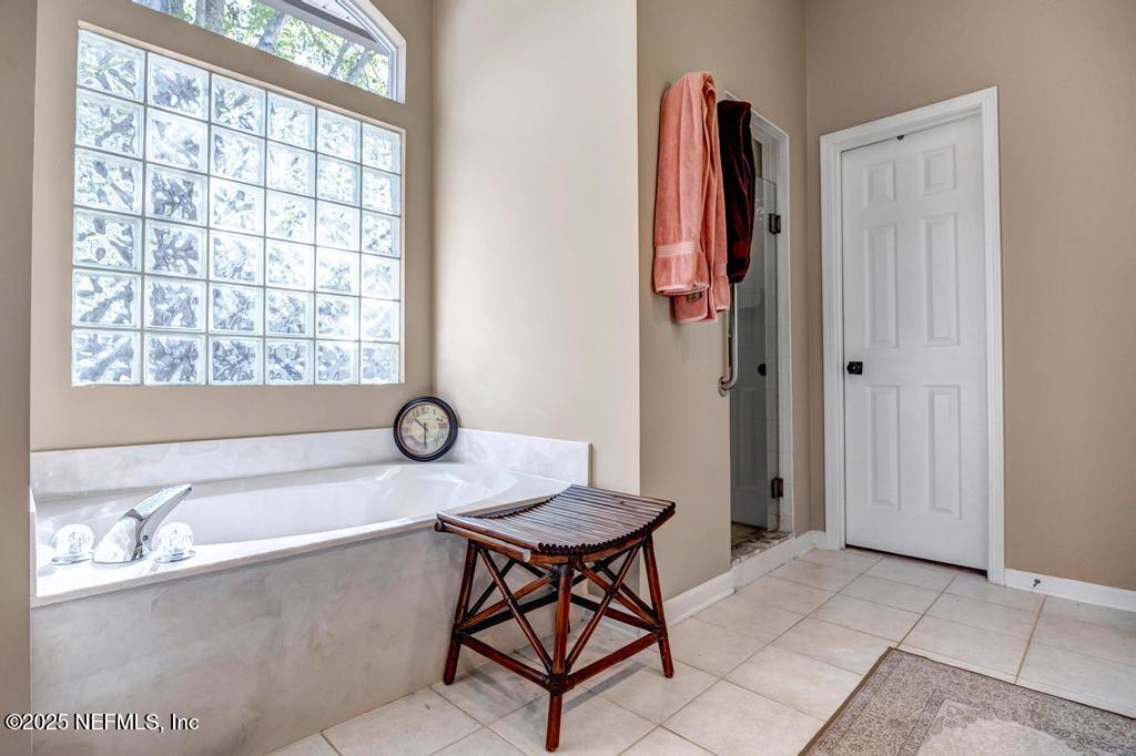 525 WILLOW OAK Lane, St. Johns