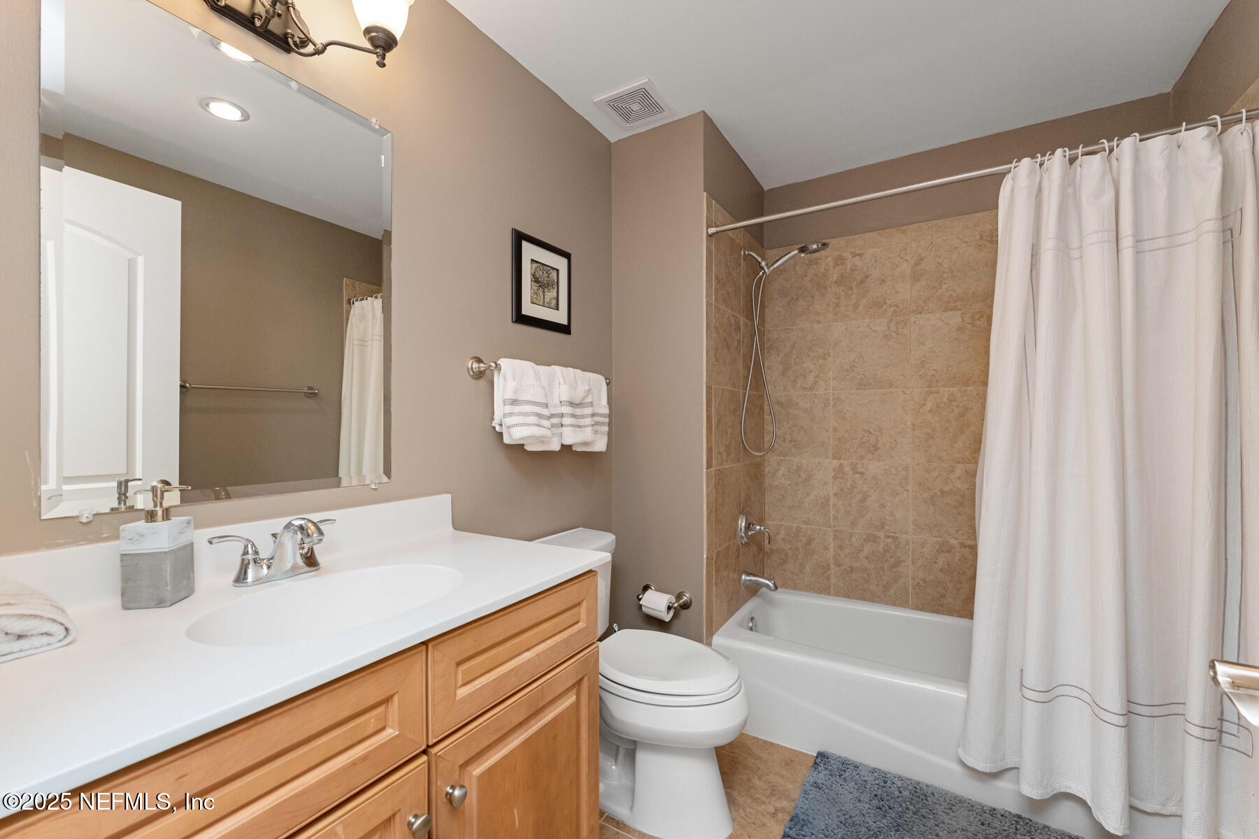 525 3RD Street N, 210