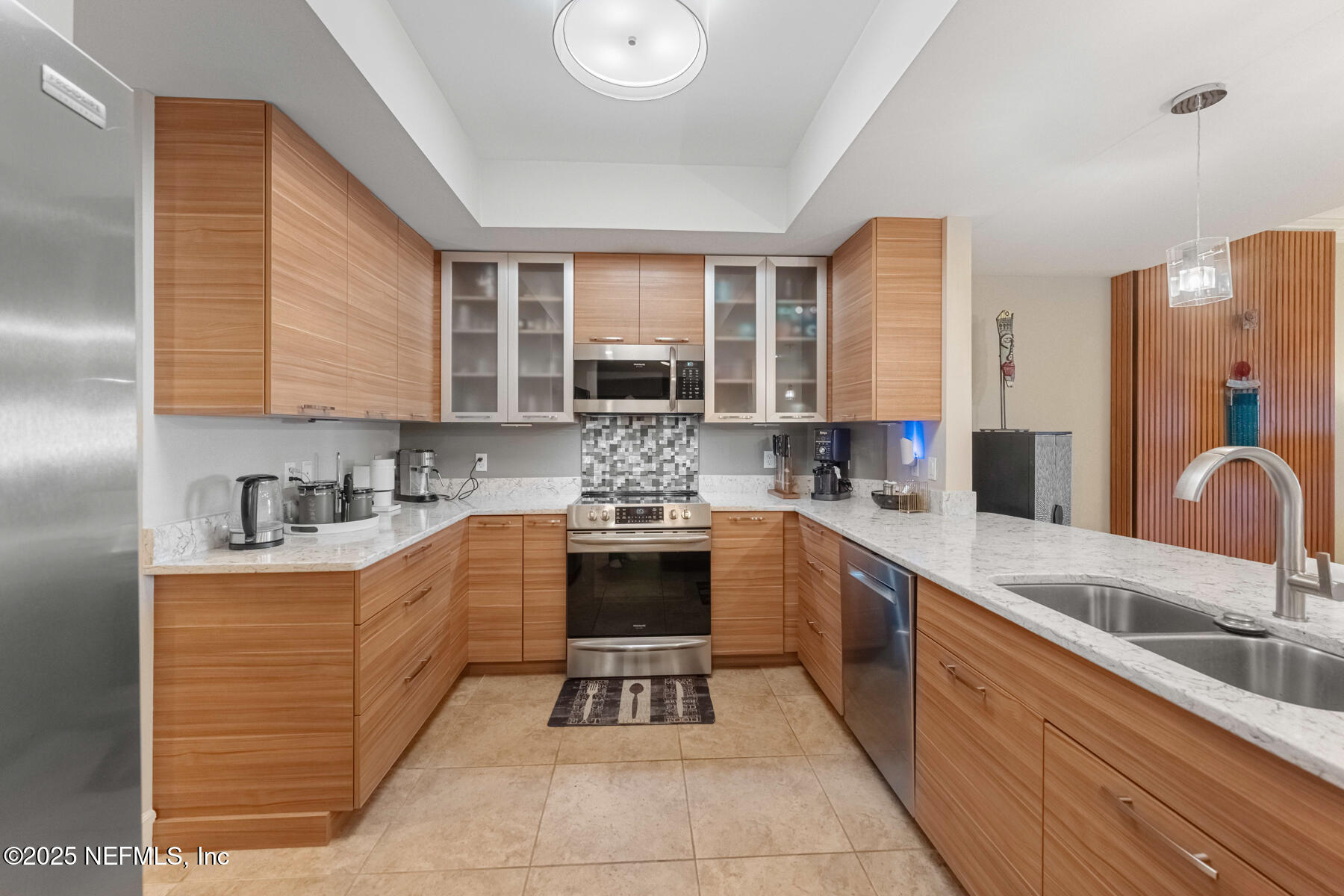 525 3RD Street N, 210