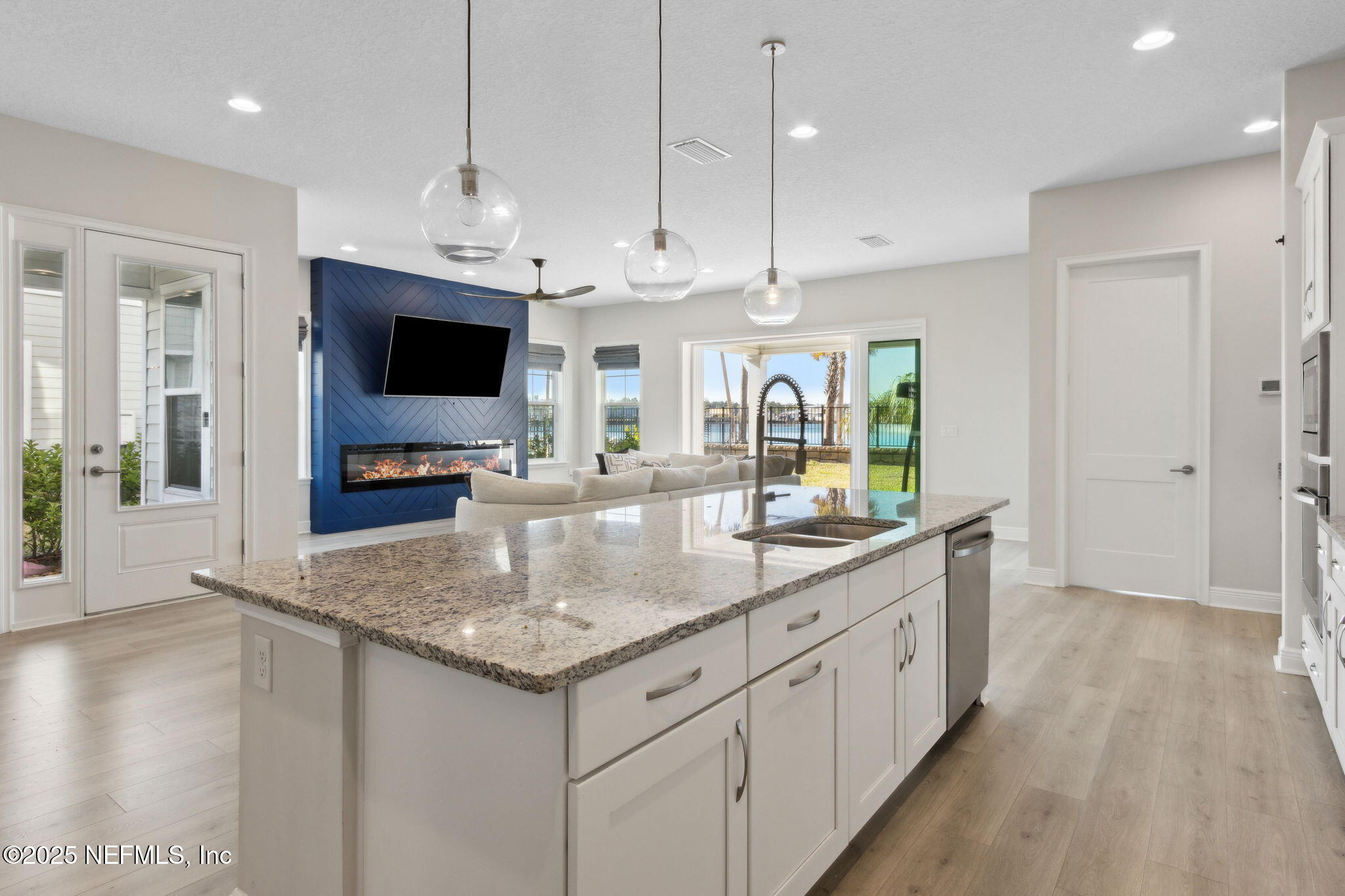 401 MARQUESA Circle, St. Johns