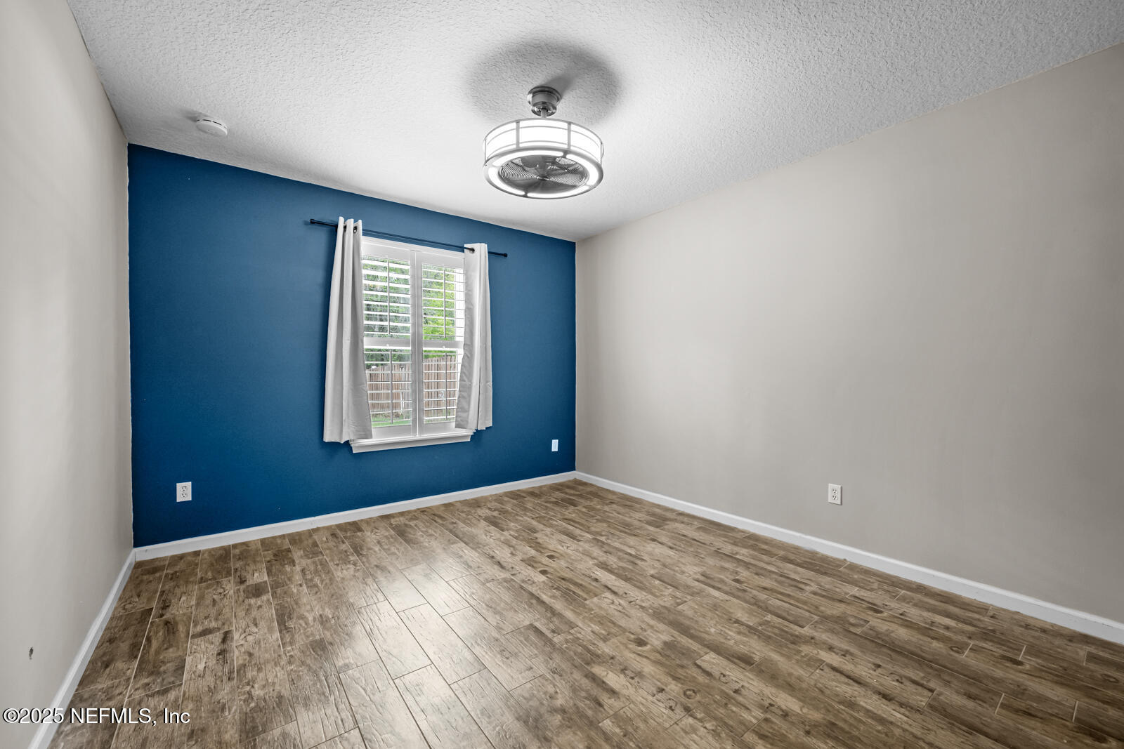 519 APPLE CREEK Drive