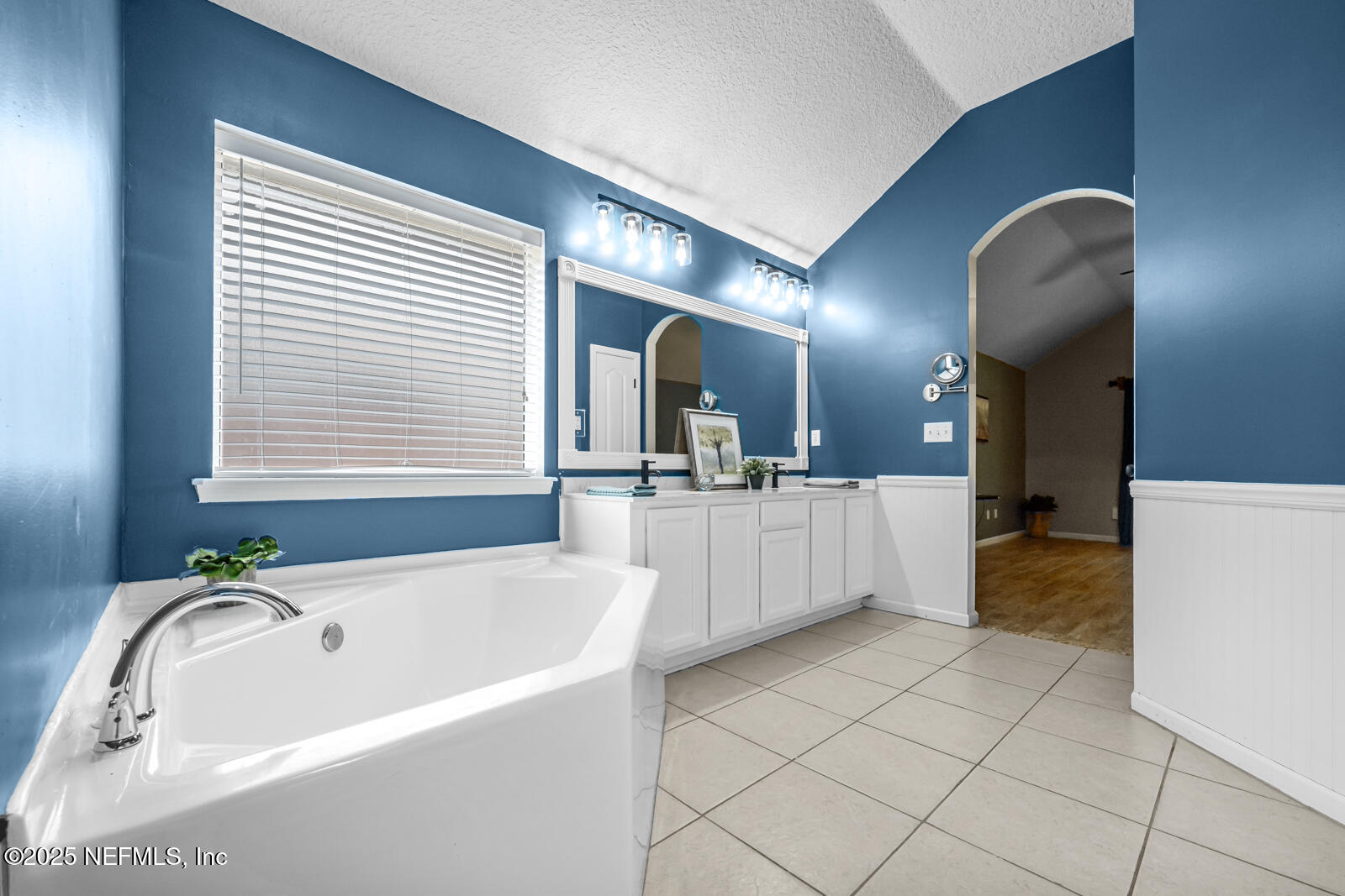 519 APPLE CREEK Drive