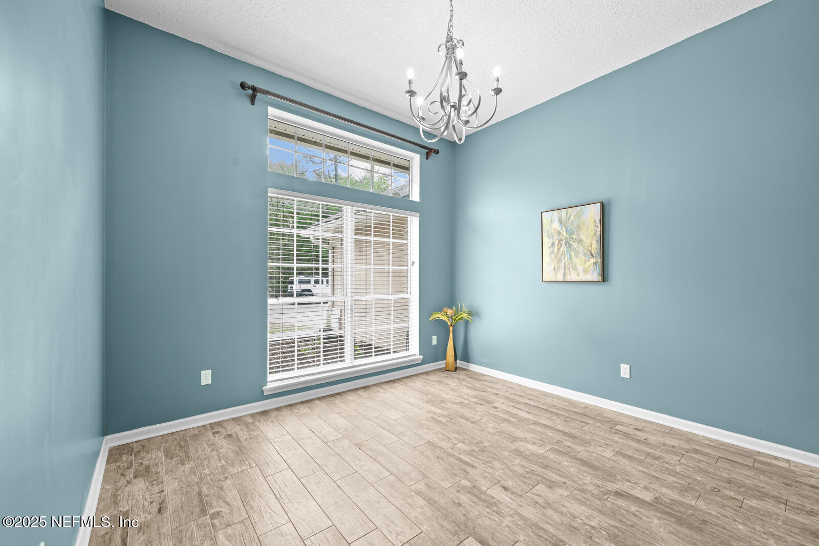 519 APPLE CREEK Drive