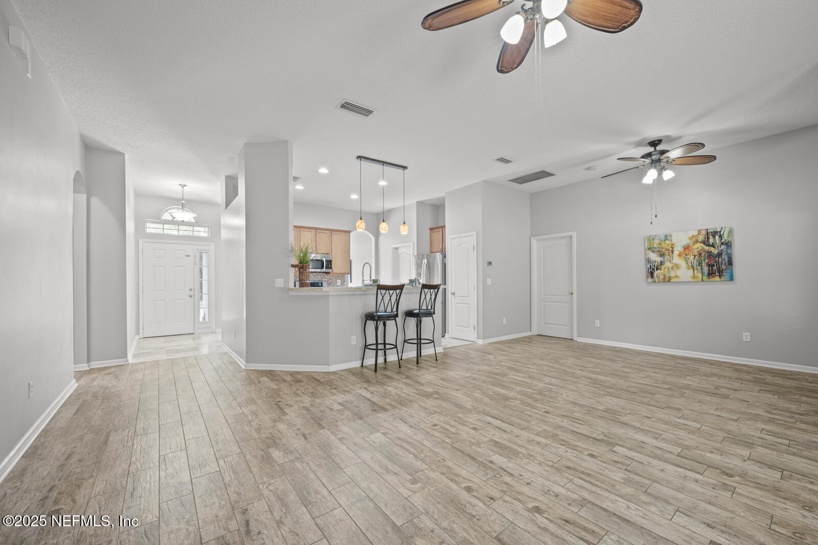 519 APPLE CREEK Drive