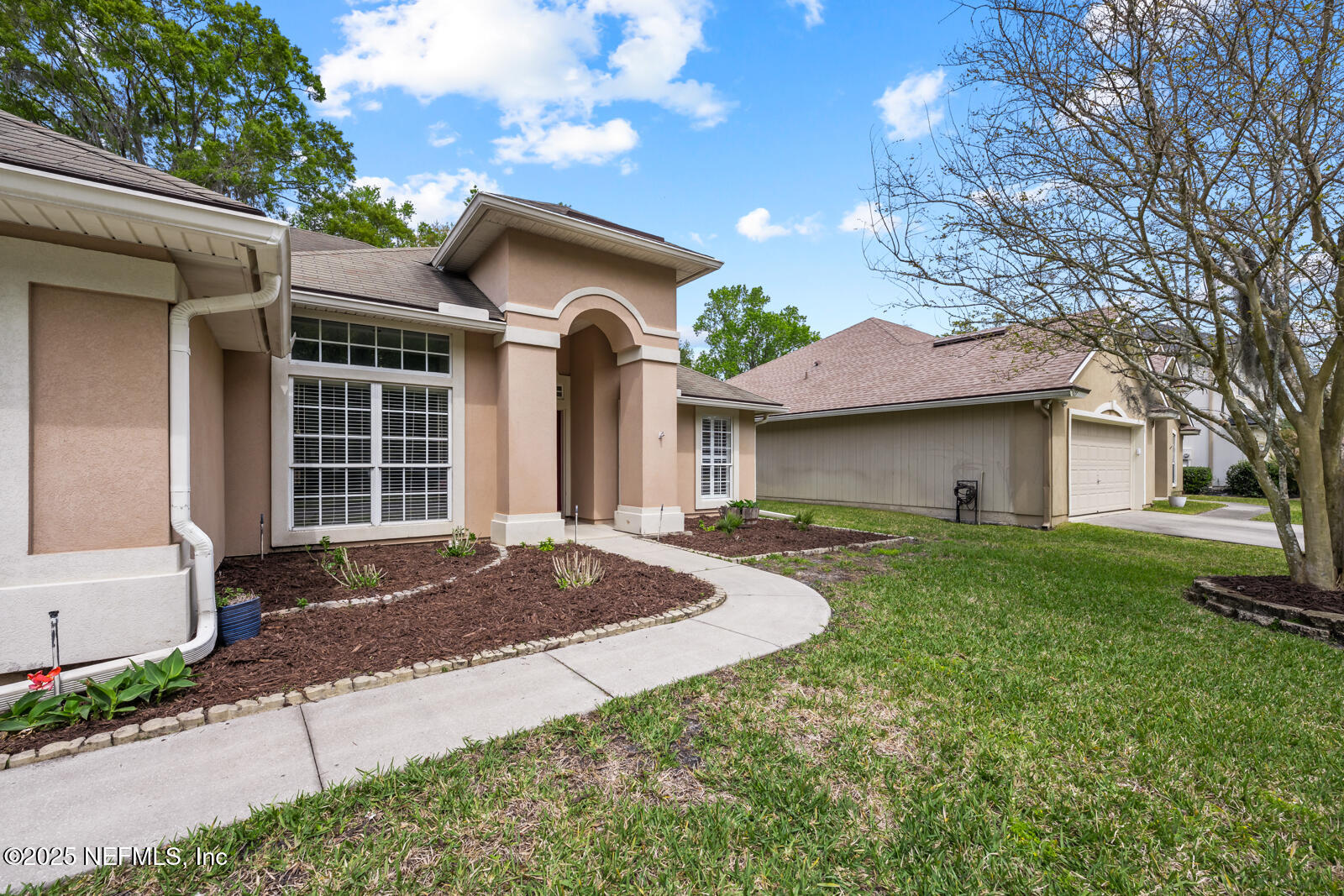 519 APPLE CREEK Drive