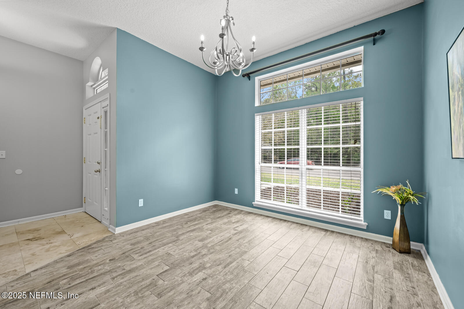 519 APPLE CREEK Drive