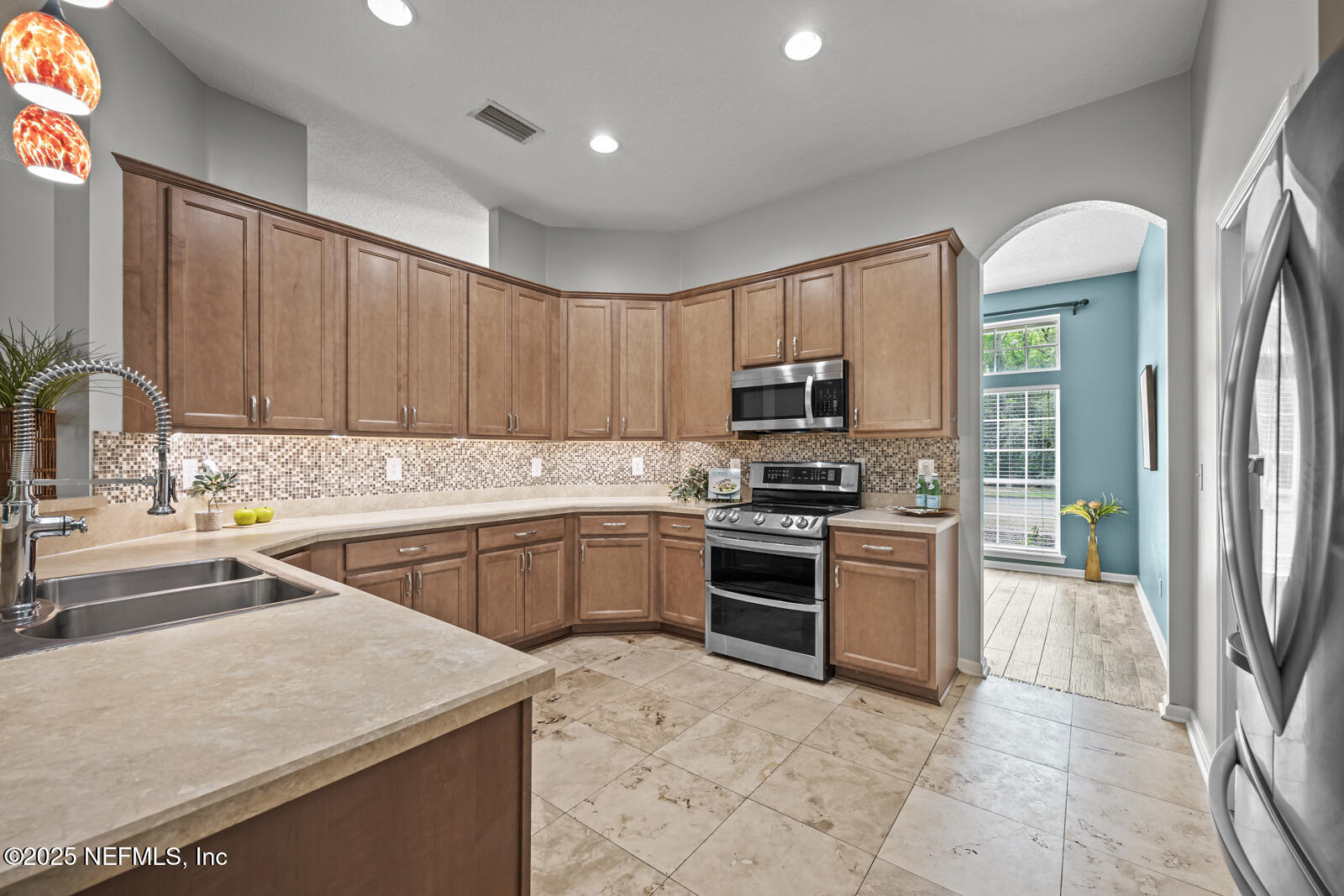 519 APPLE CREEK Drive