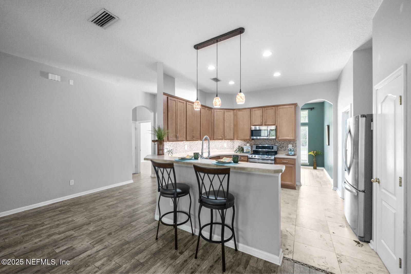 519 APPLE CREEK Drive