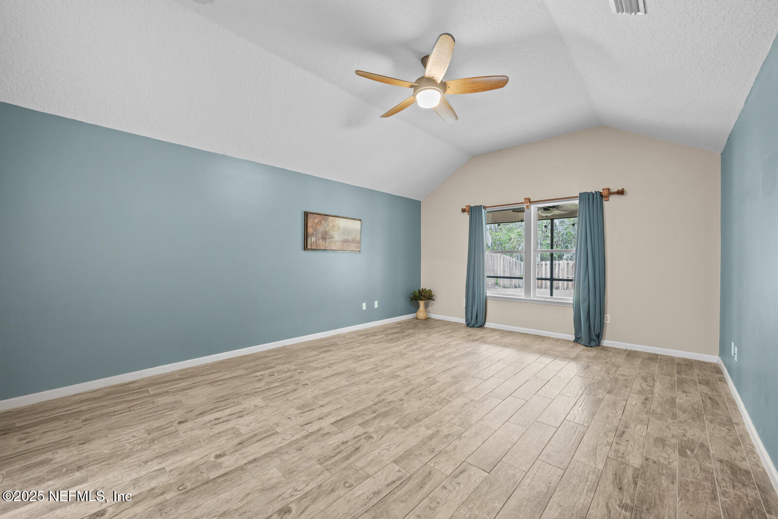 519 APPLE CREEK Drive