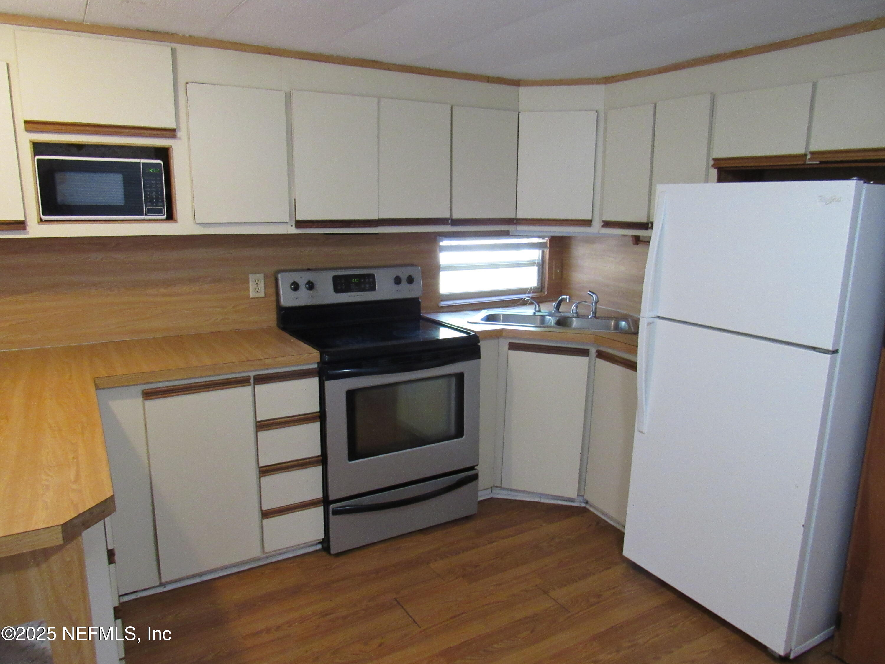 1128 HARMONY Drive S