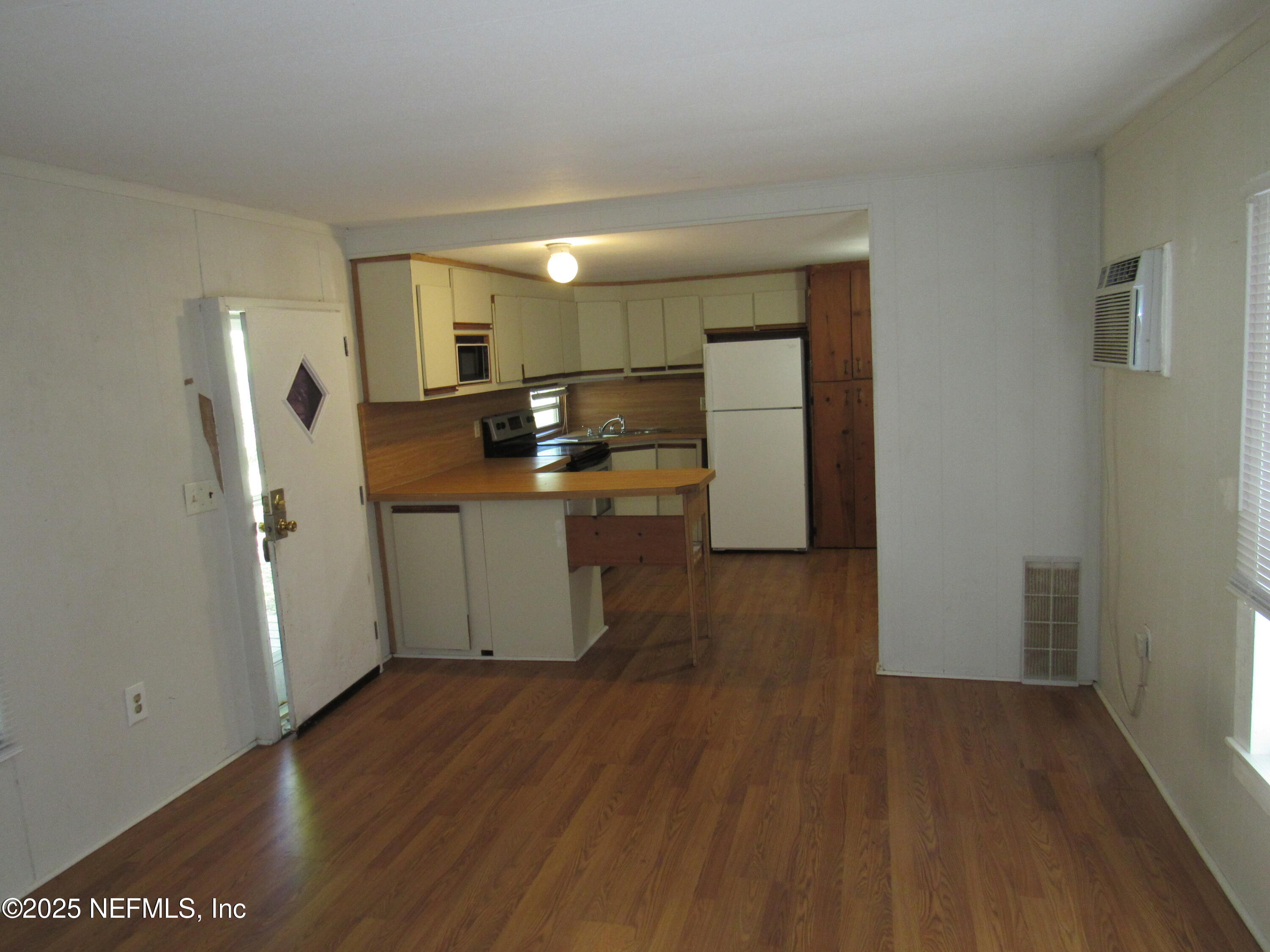 1128 HARMONY Drive S