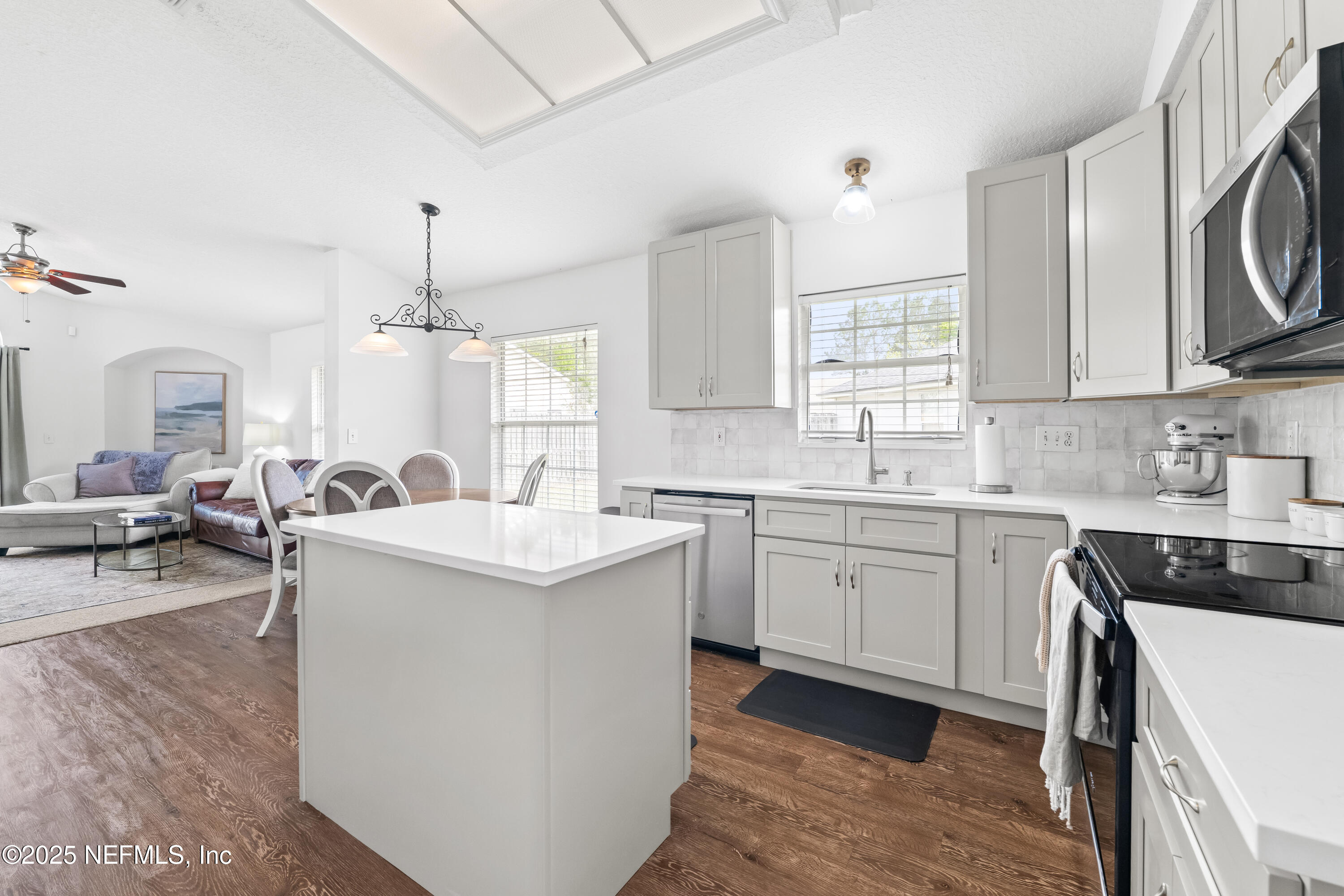 1567 ROSEBERRY Court