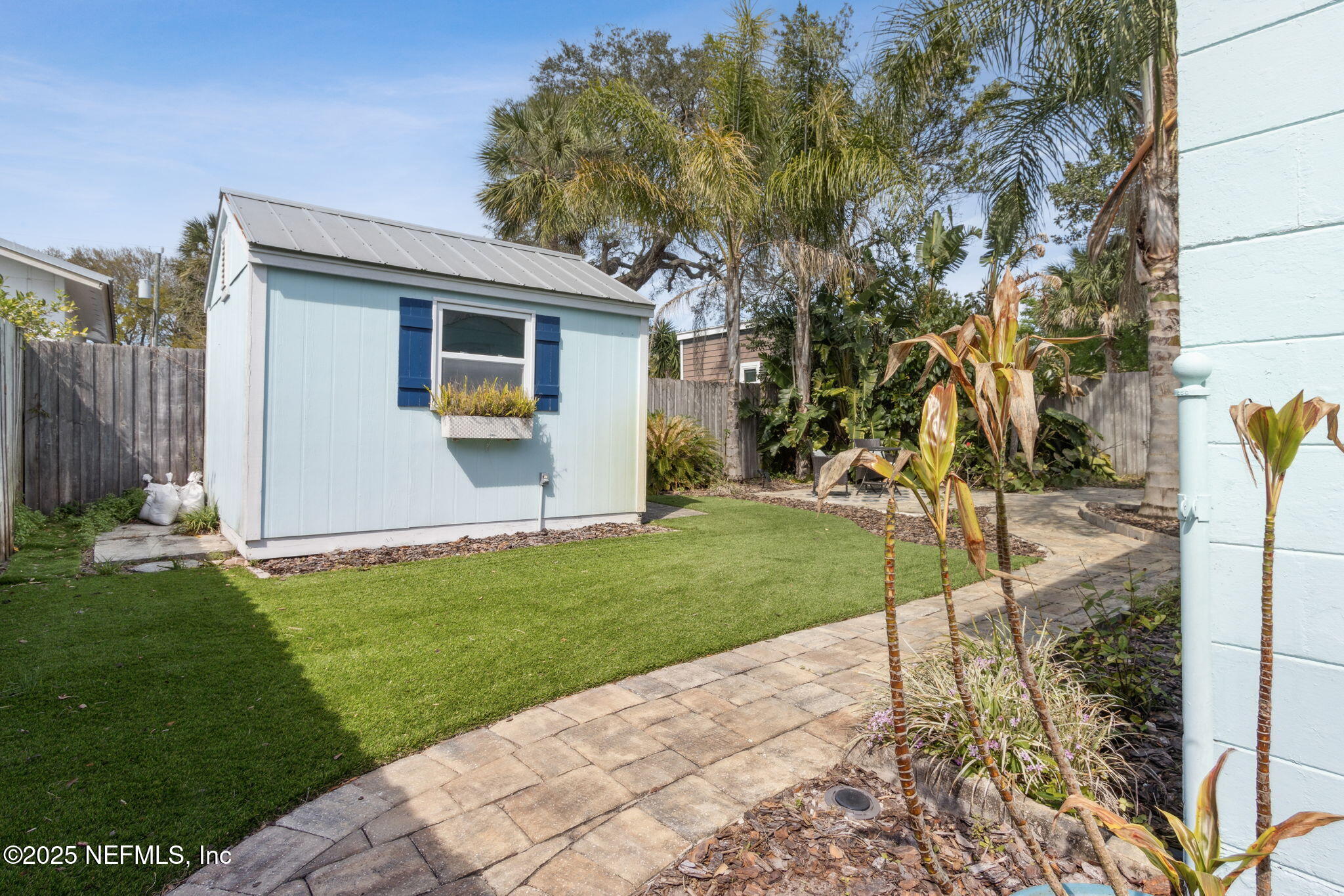 548 MYRA Street