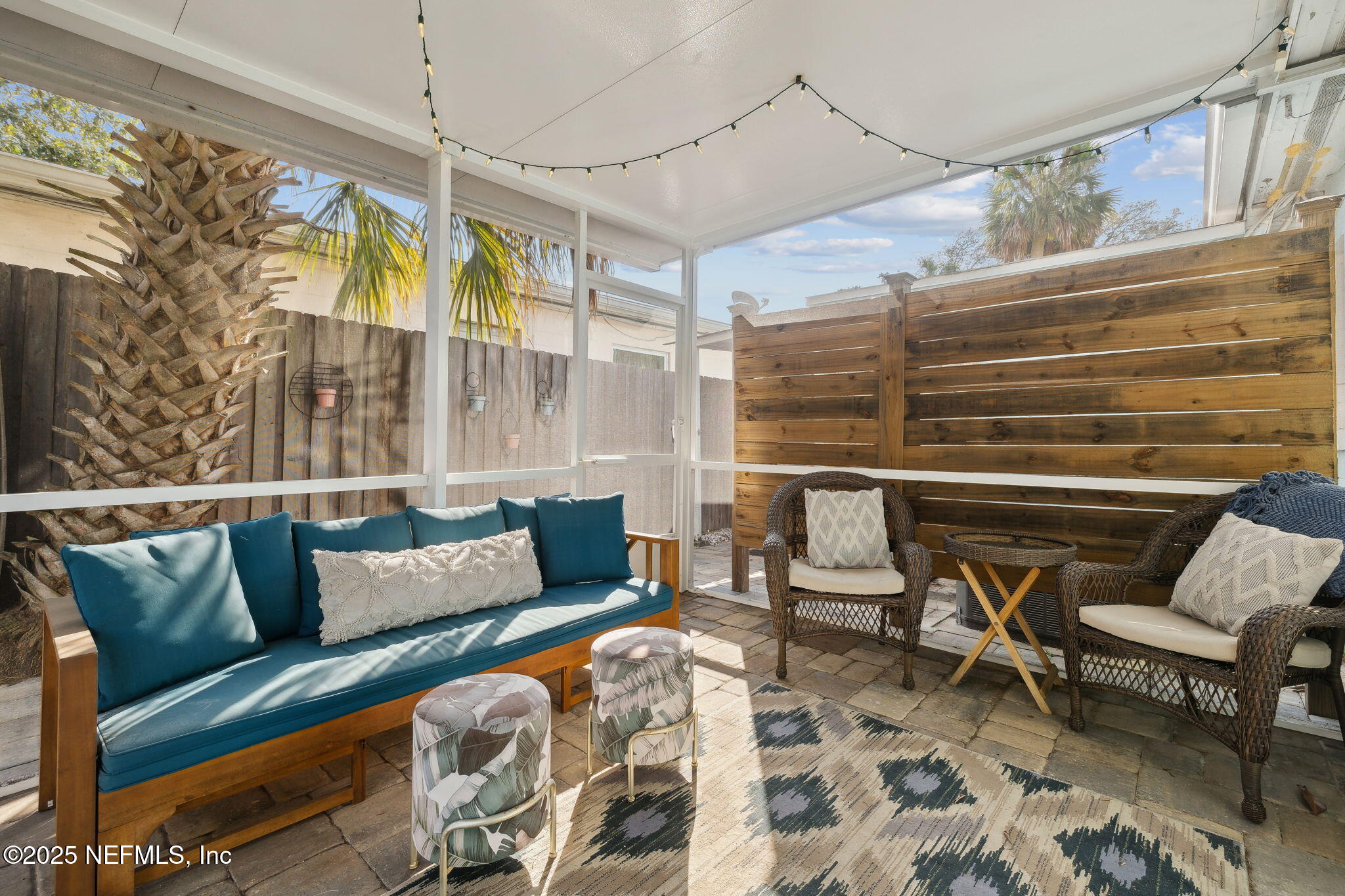 548 MYRA Street