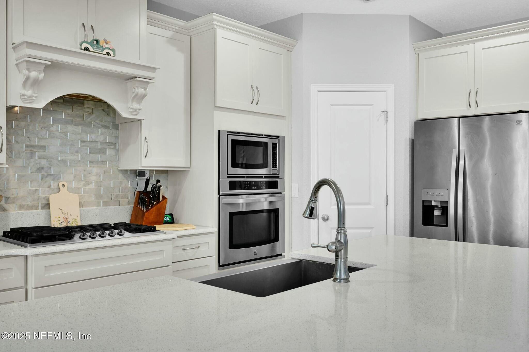 85430 AMARYLLIS Court