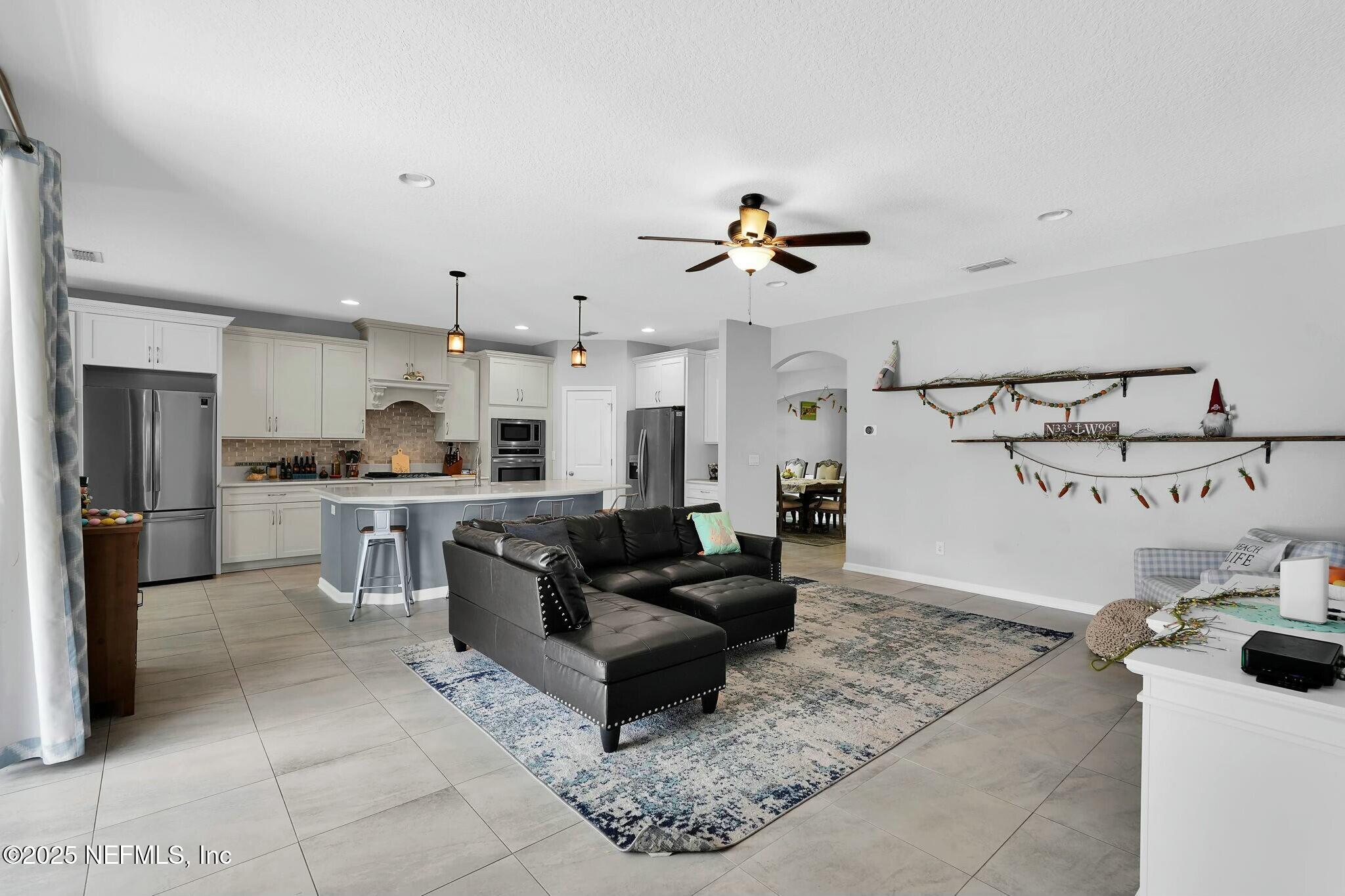 85430 AMARYLLIS Court