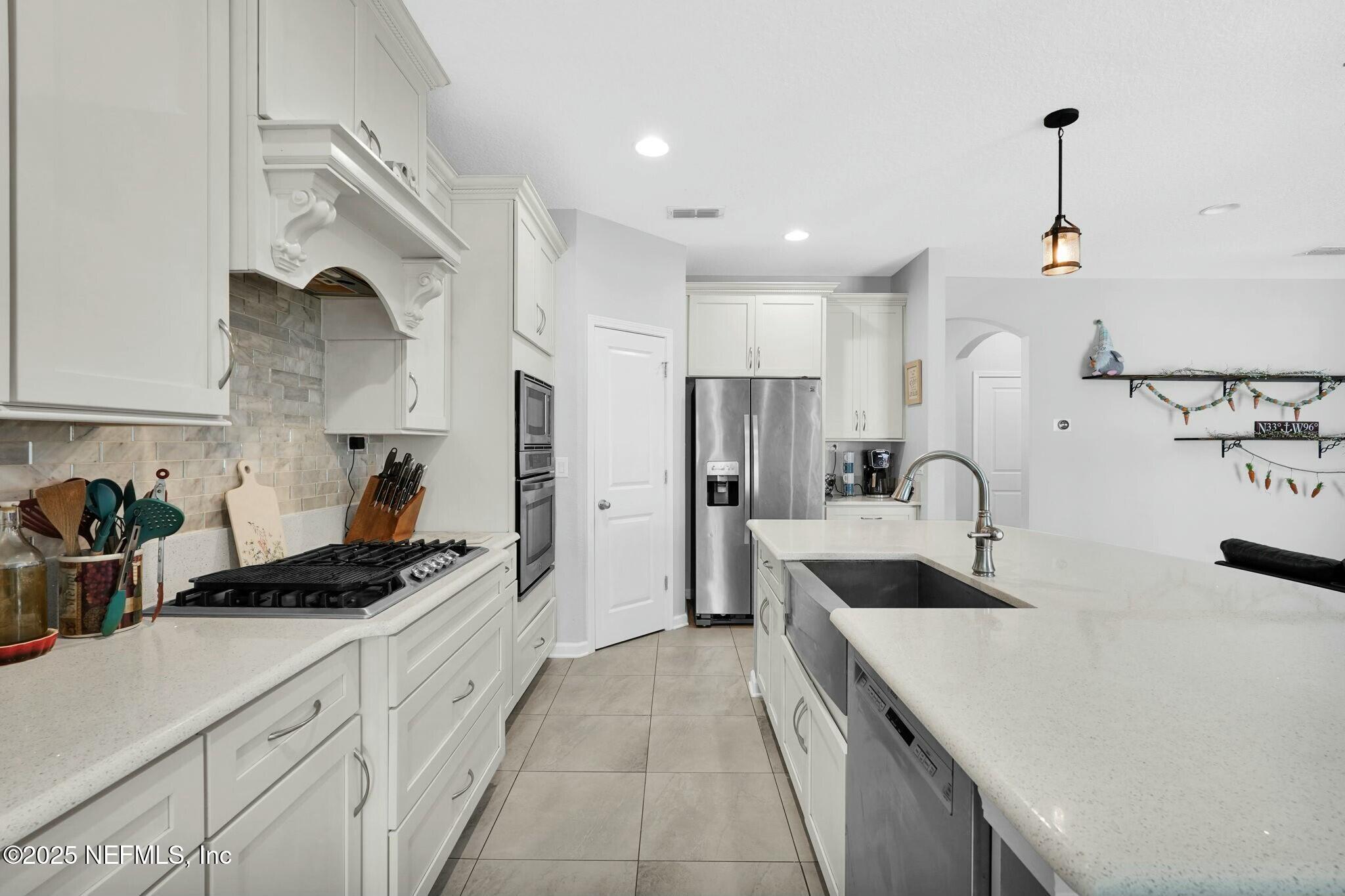 85430 AMARYLLIS Court