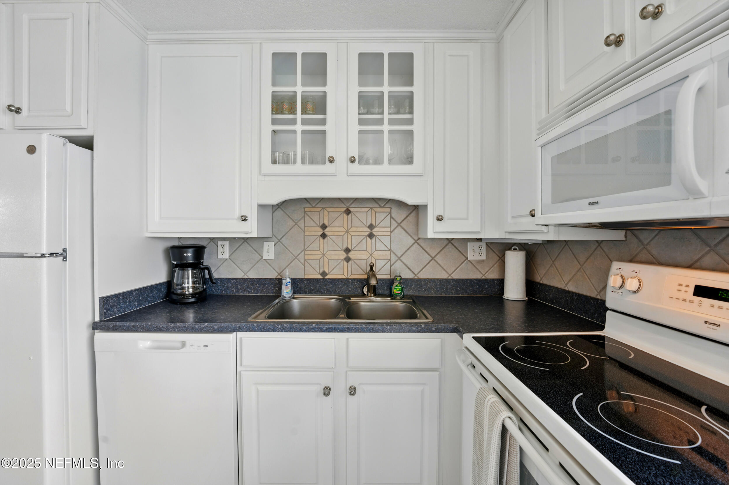 1023 N 1ST Street, 28