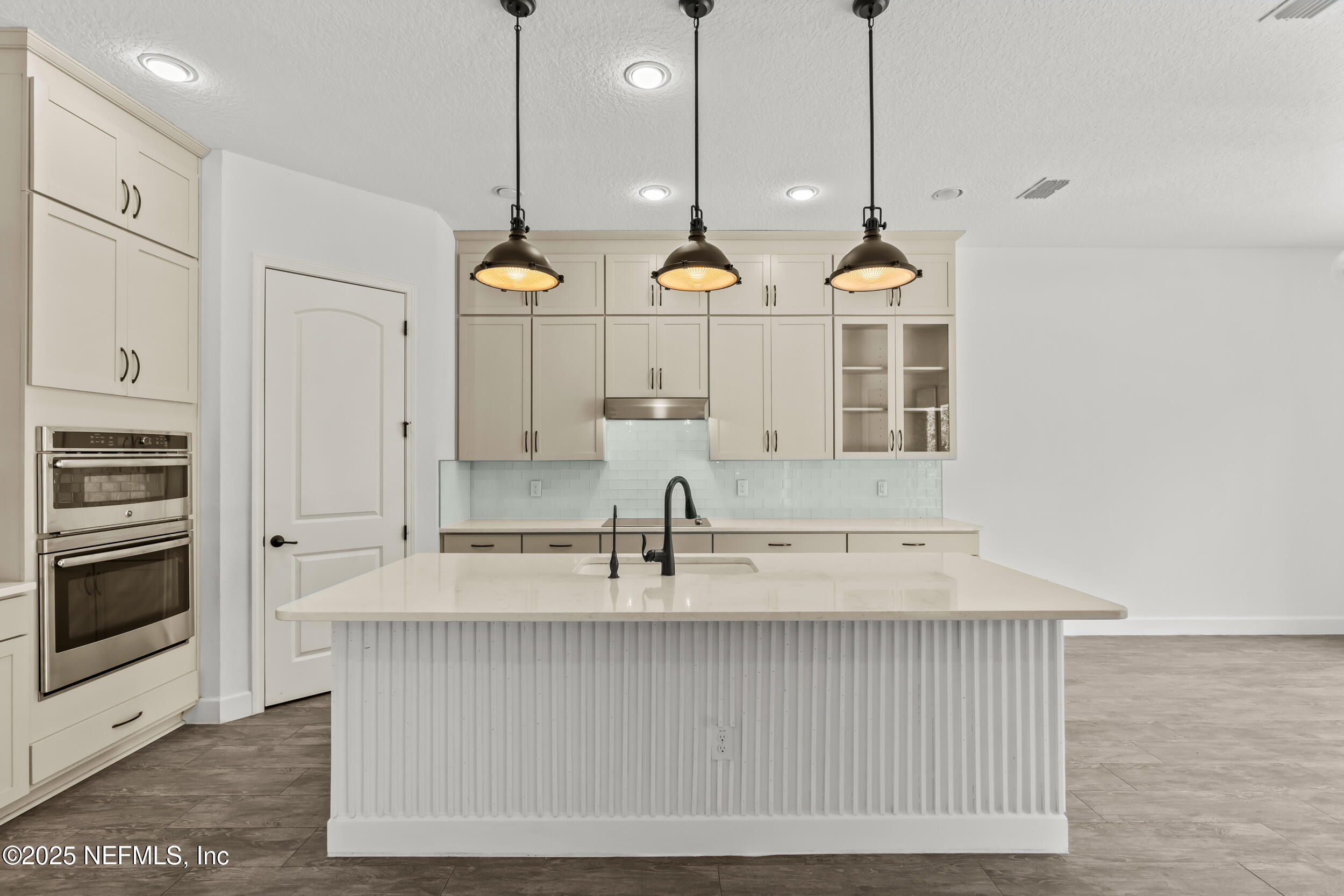 8669 MABEL Drive