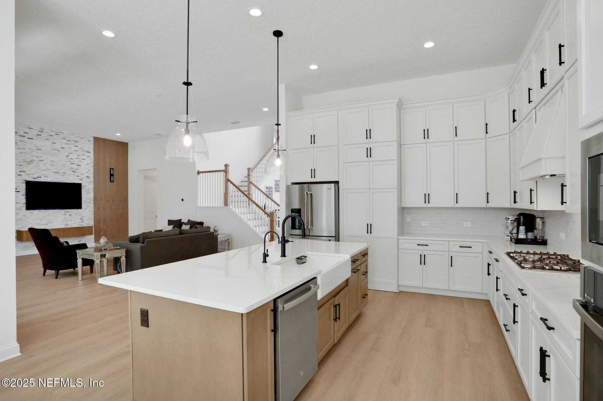 3089 SPIRO Circle
