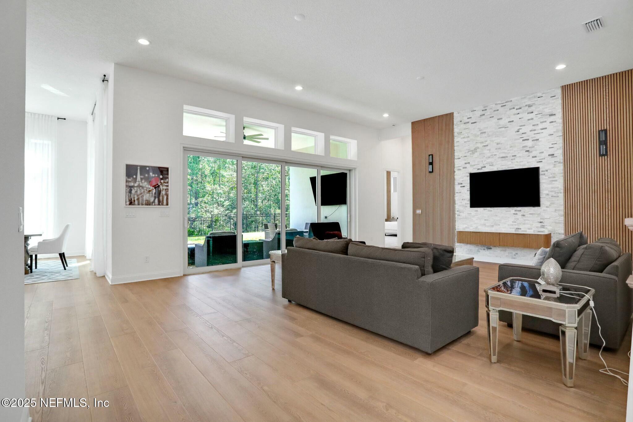 3089 SPIRO Circle