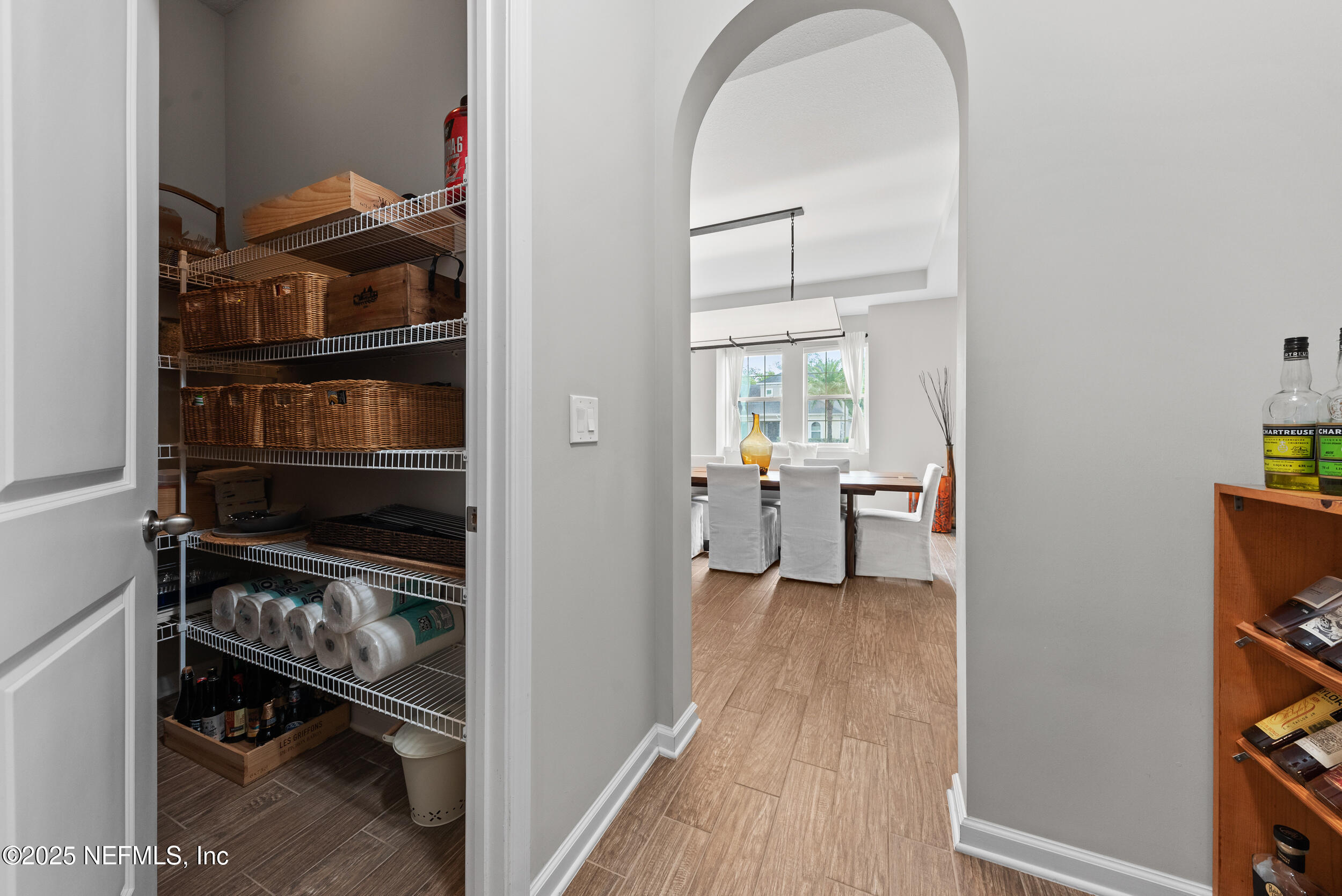 577 SOUTHERN OAK Drive