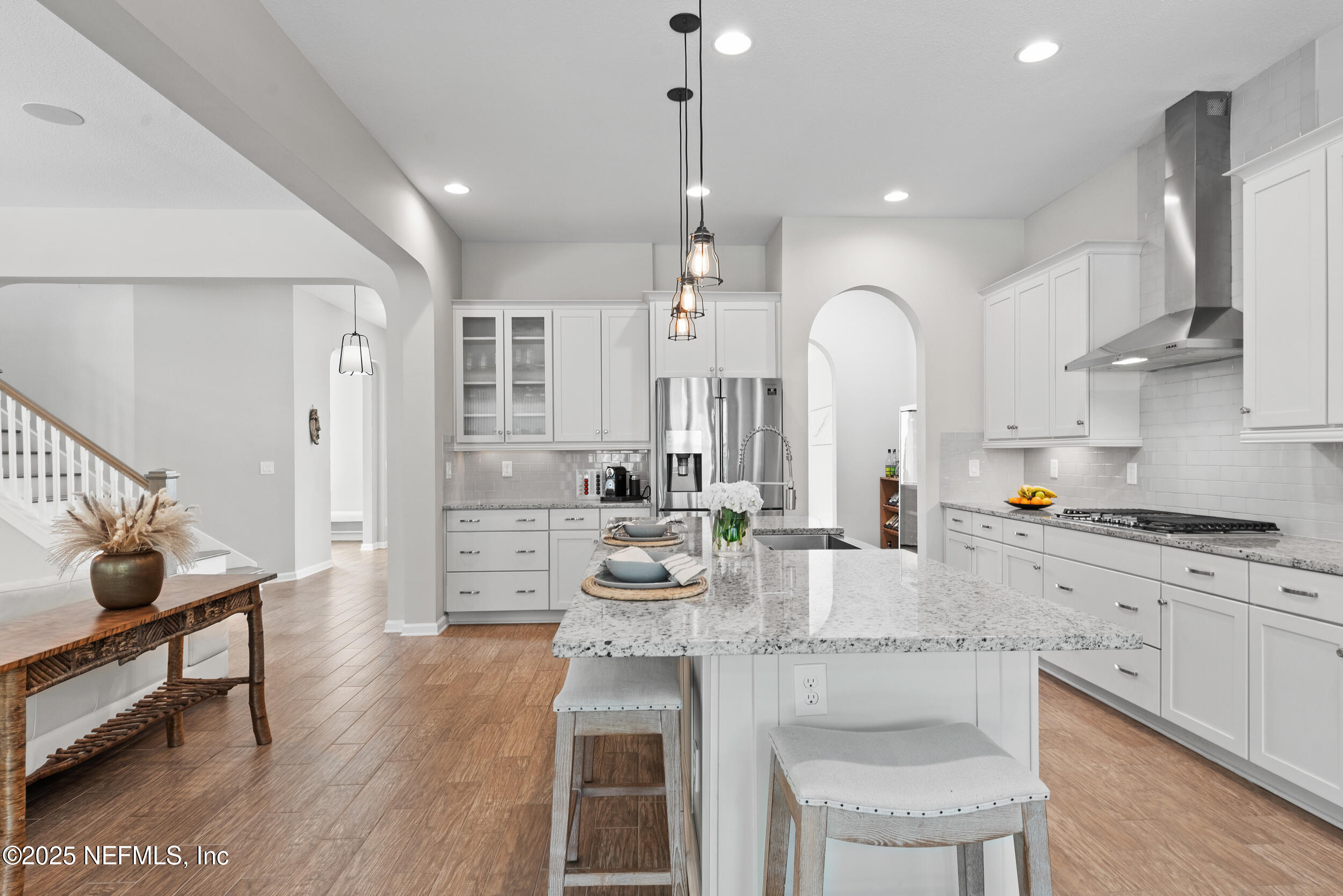 577 SOUTHERN OAK Drive