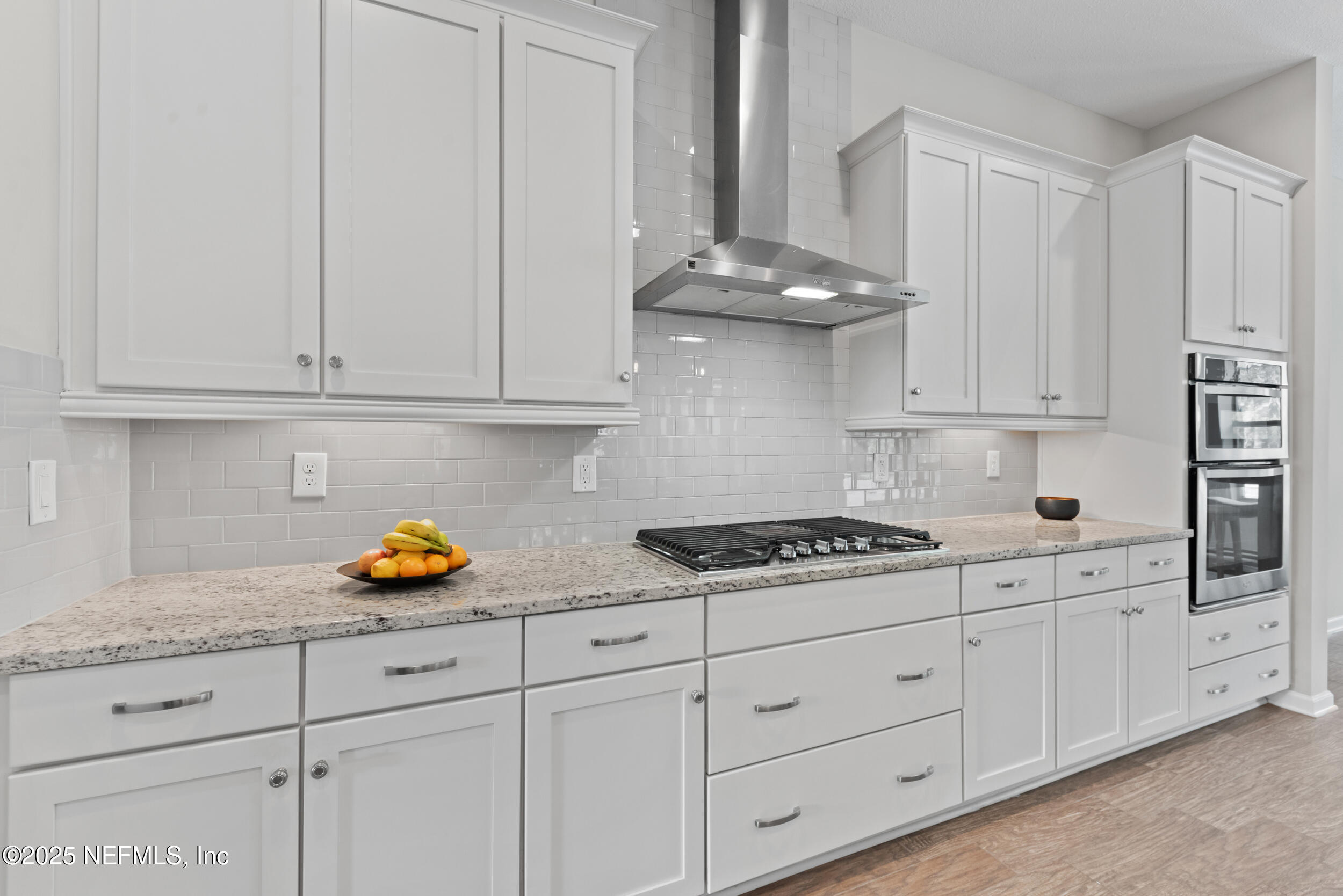 577 SOUTHERN OAK Drive