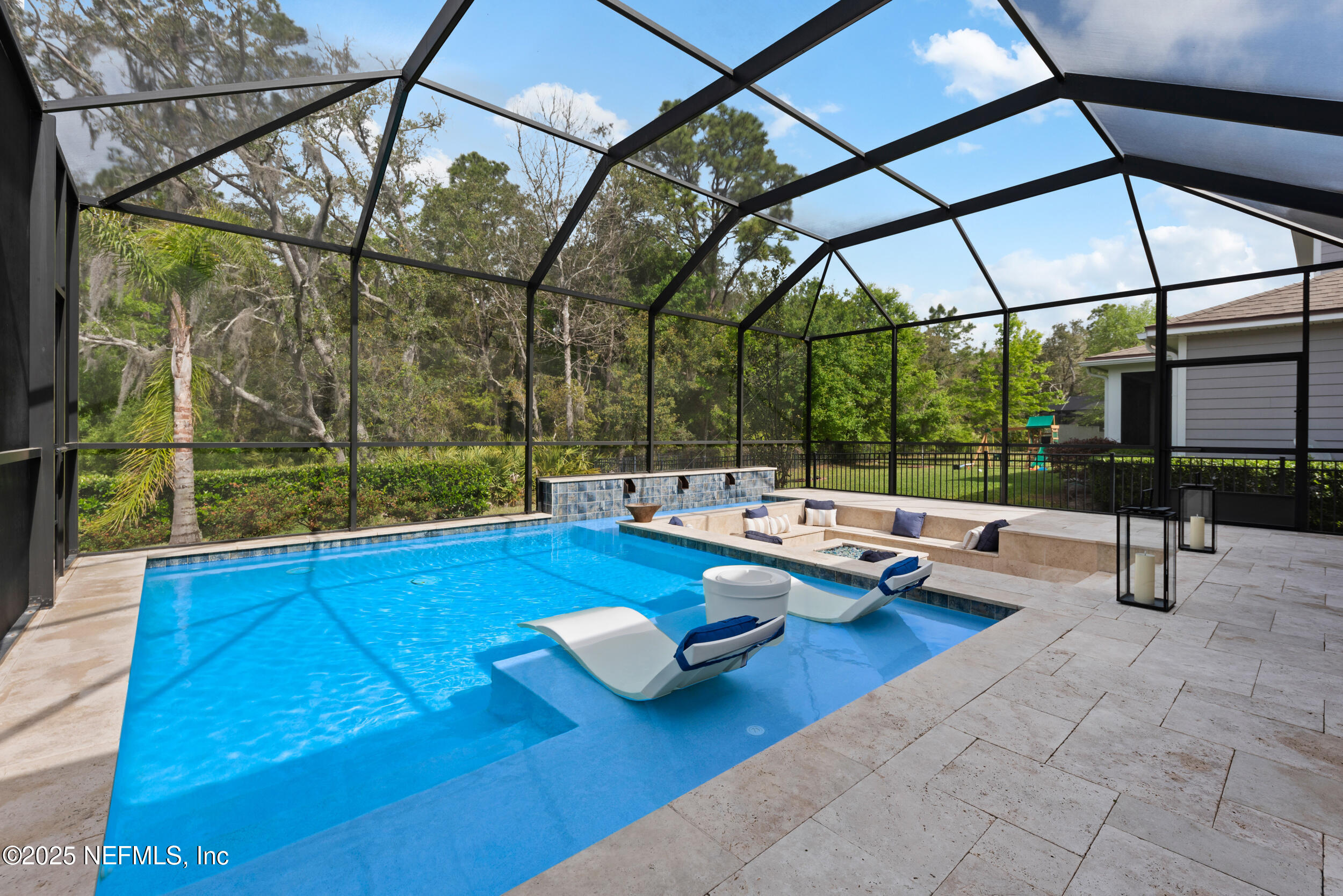 577 SOUTHERN OAK Drive