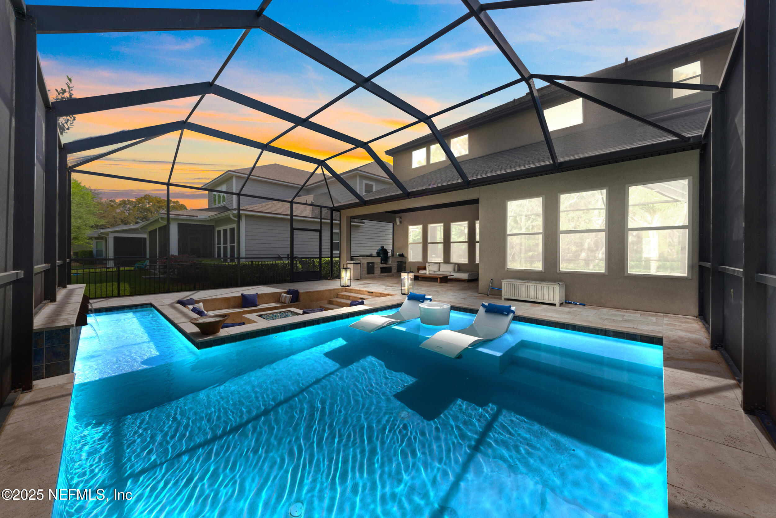 577 SOUTHERN OAK Drive