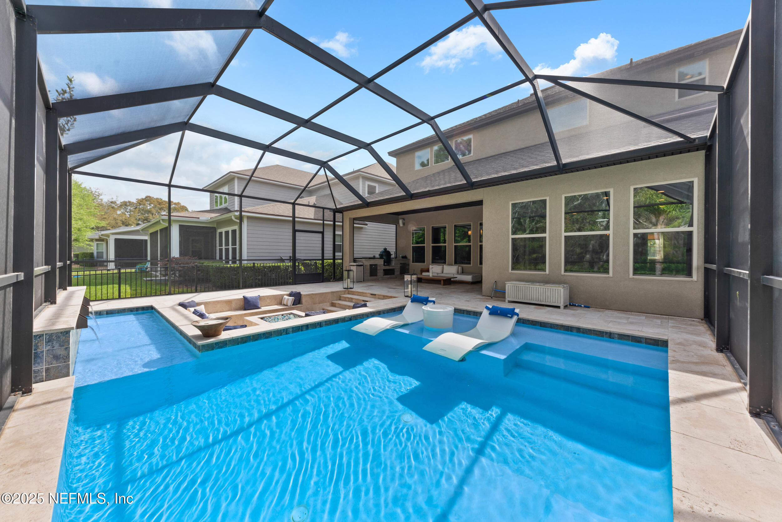 577 SOUTHERN OAK Drive