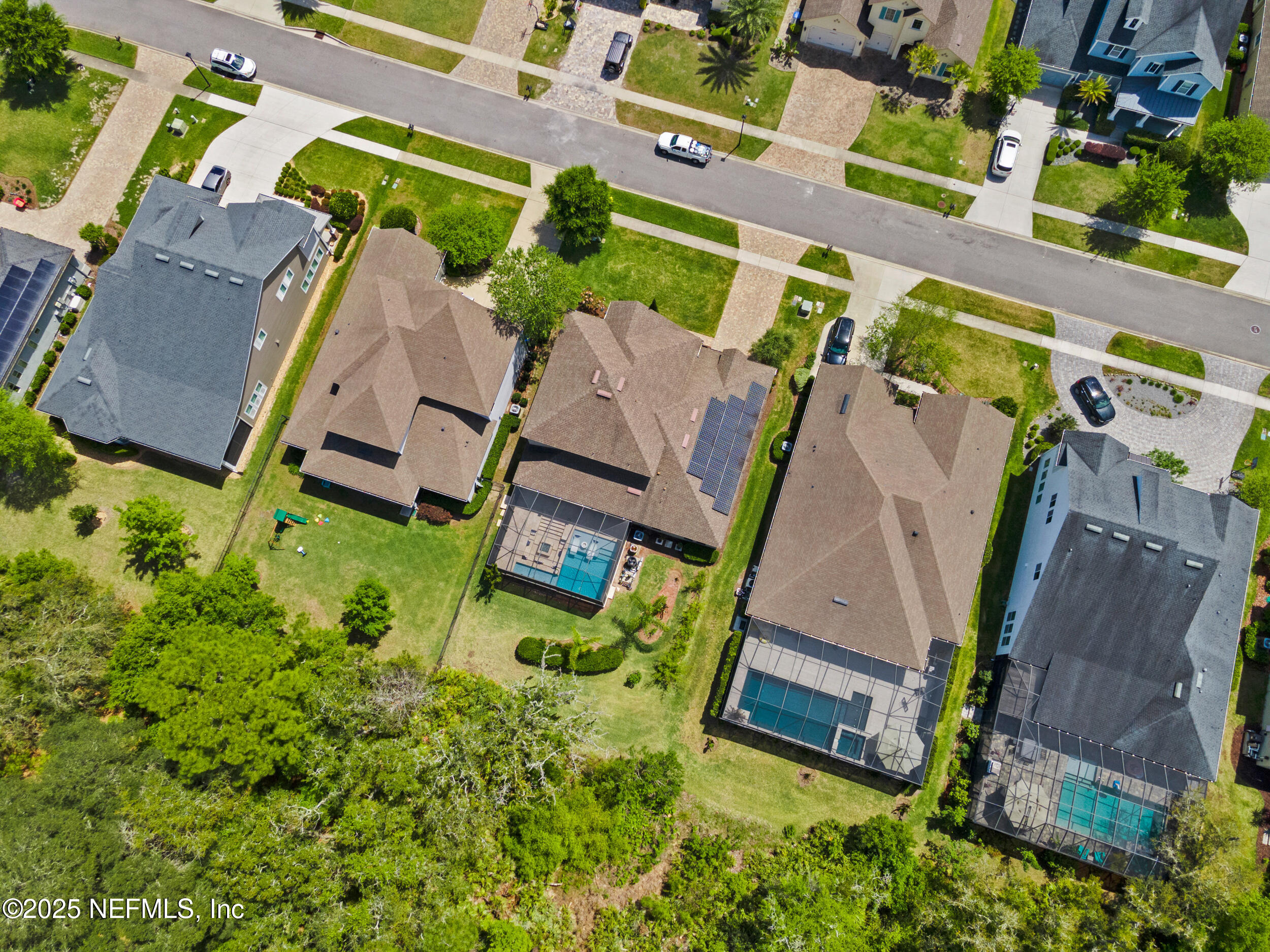 577 SOUTHERN OAK Drive