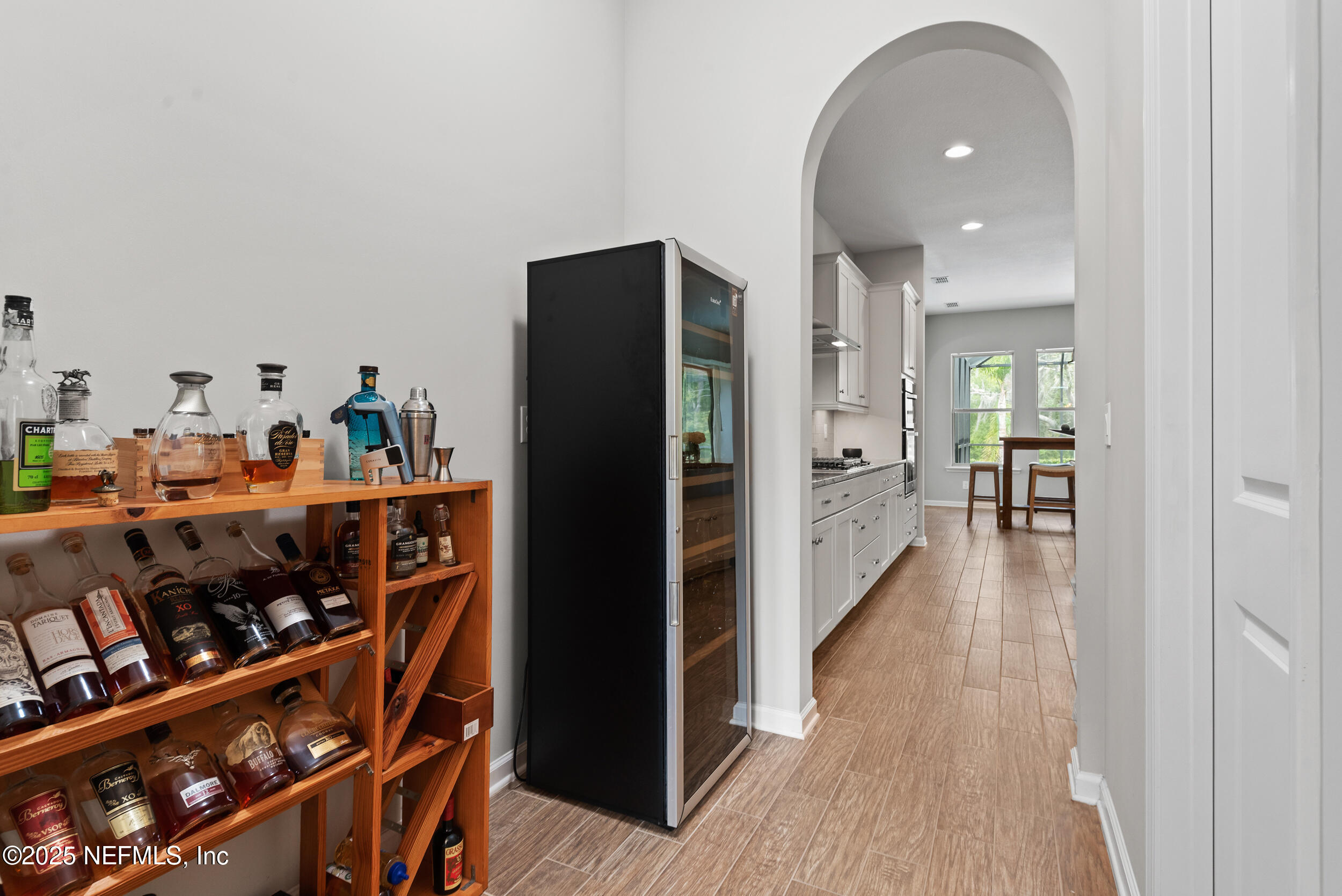 577 SOUTHERN OAK Drive