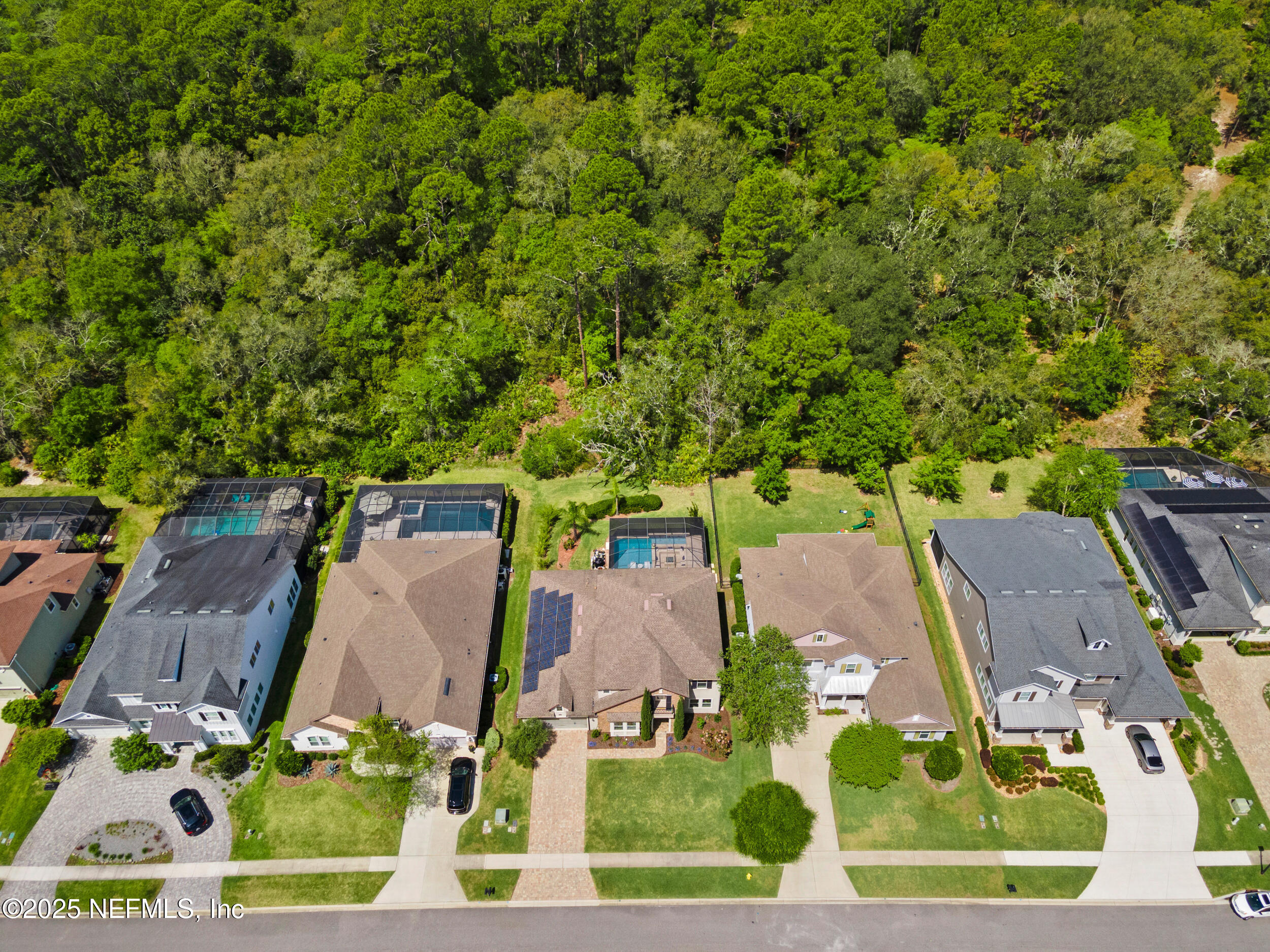 577 SOUTHERN OAK Drive