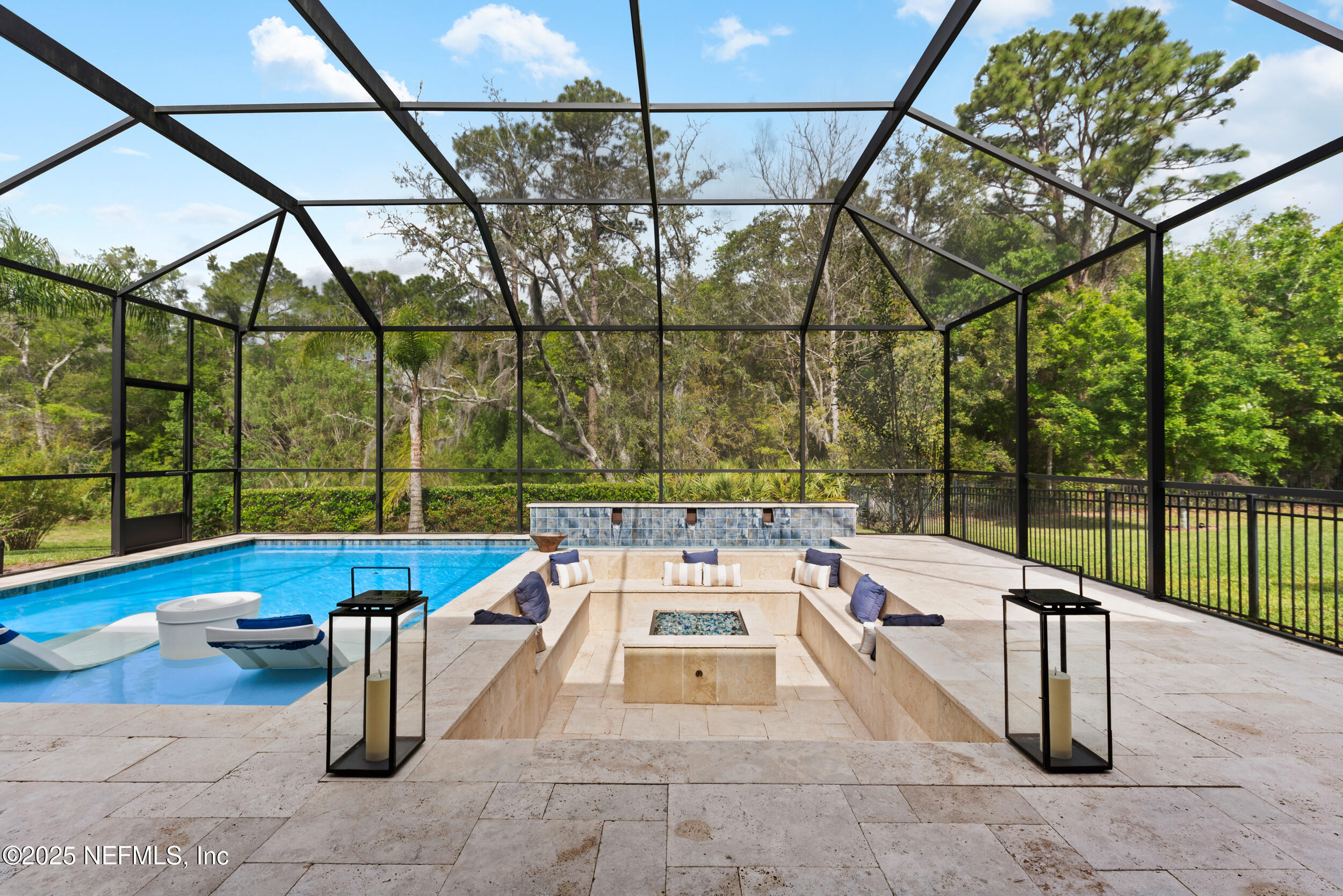 577 SOUTHERN OAK Drive