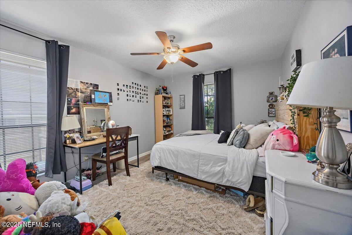 3945 HOLLOWS Drive