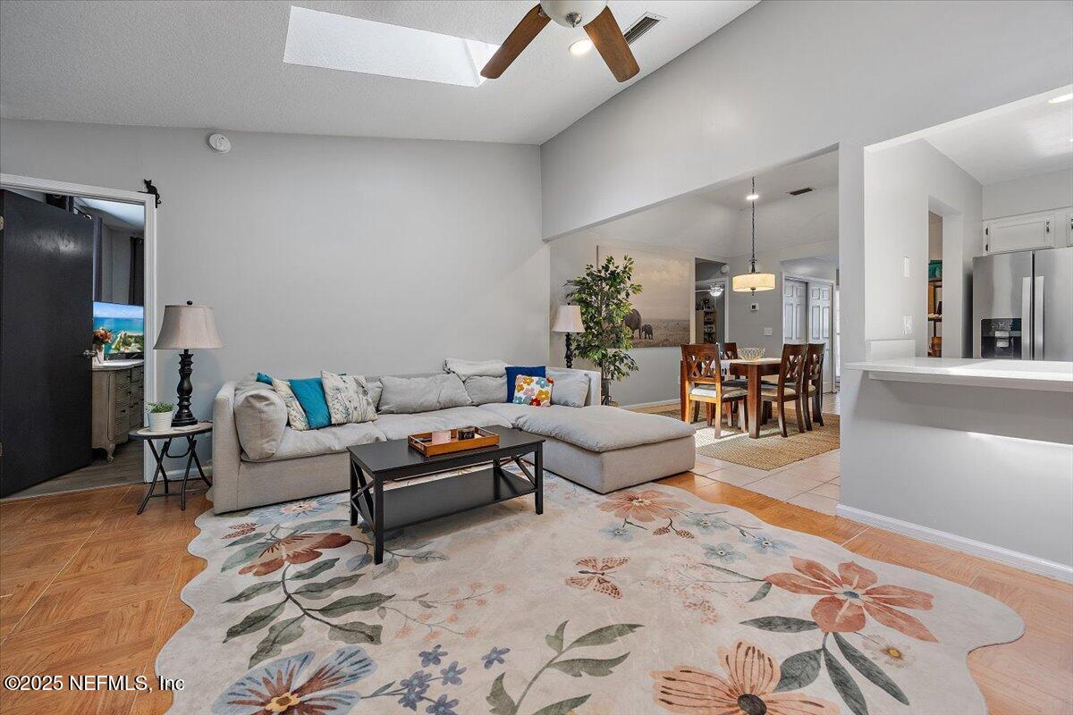 3945 HOLLOWS Drive