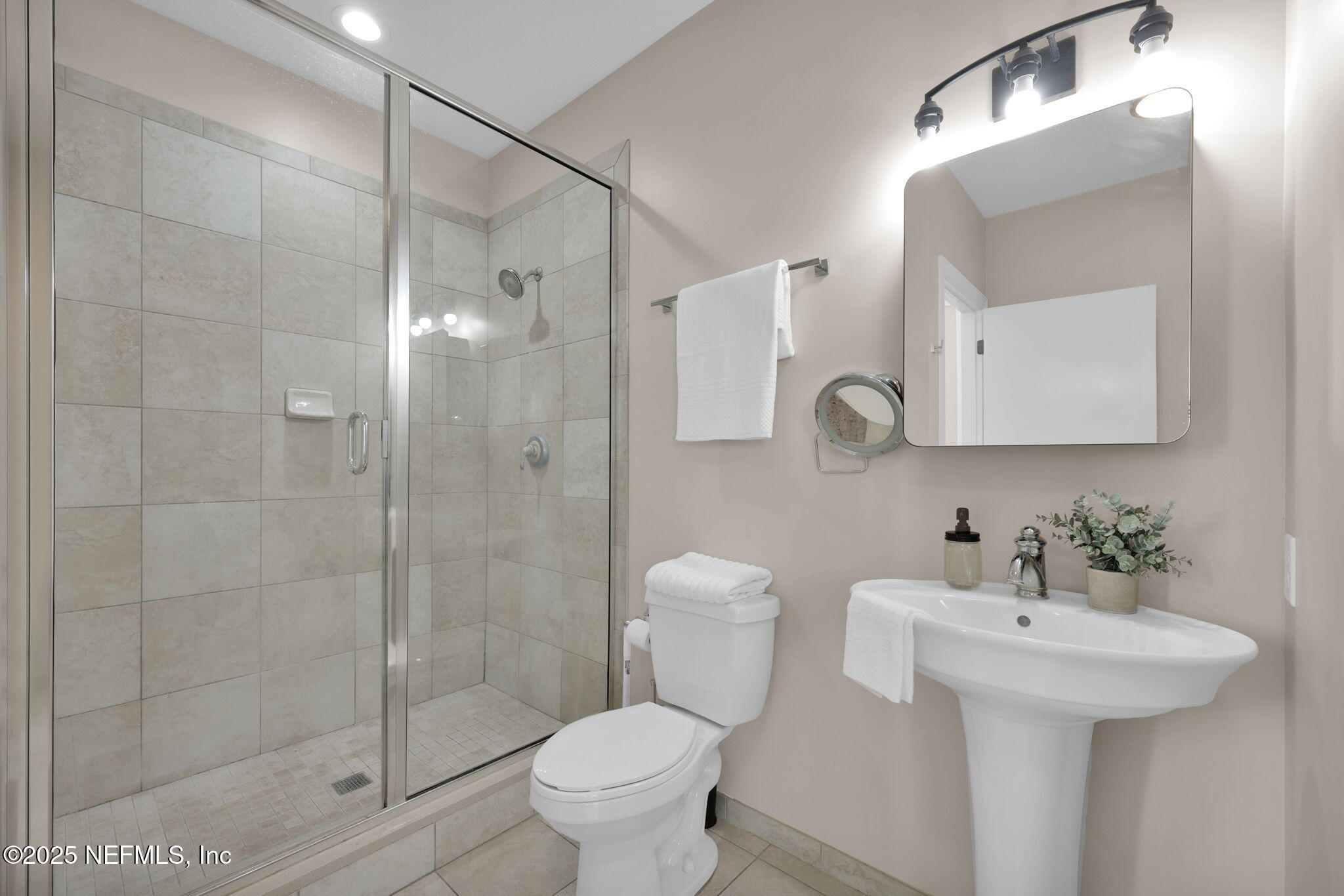 2525 COLLEGE Street, 1312