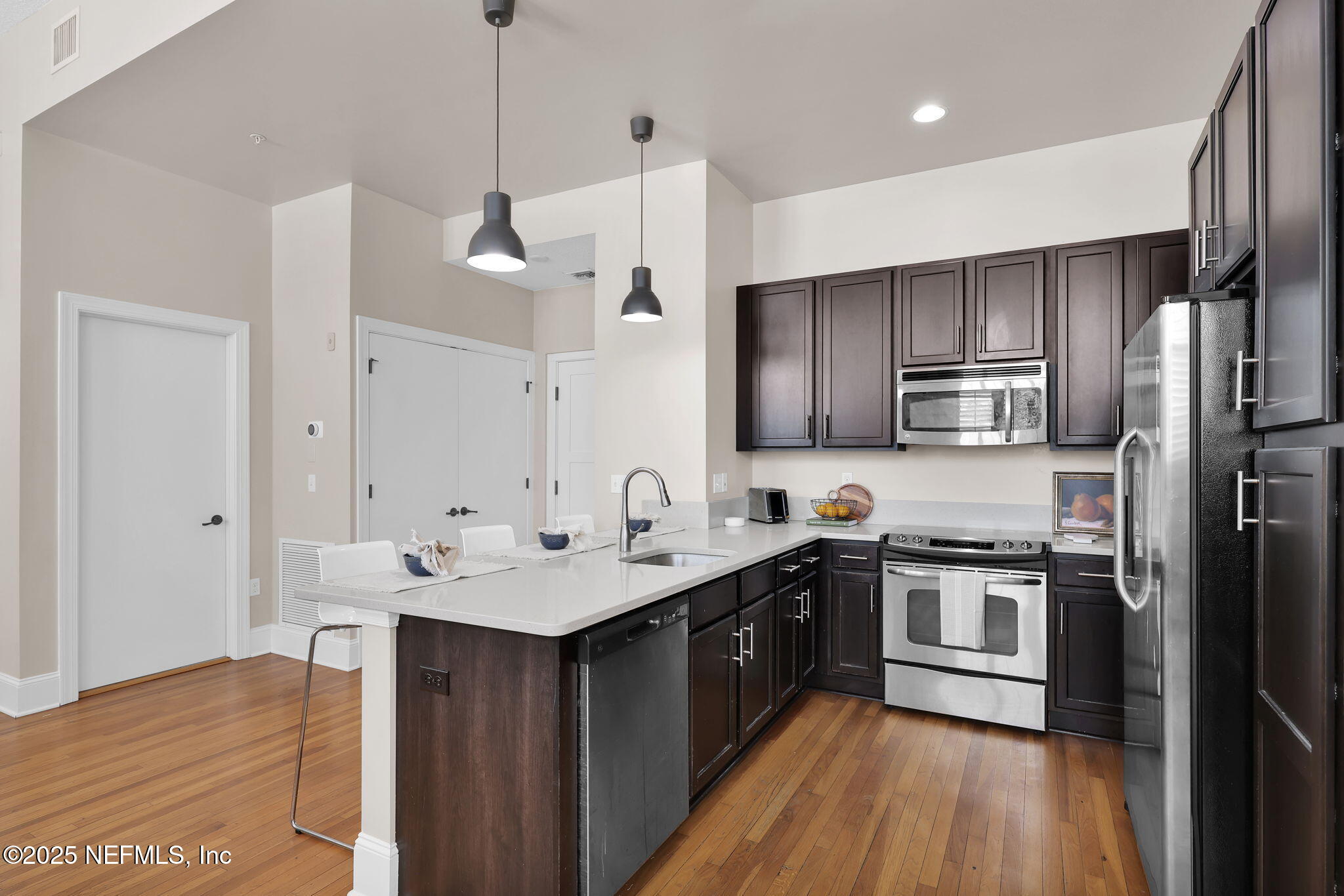 2525 COLLEGE Street, 1312